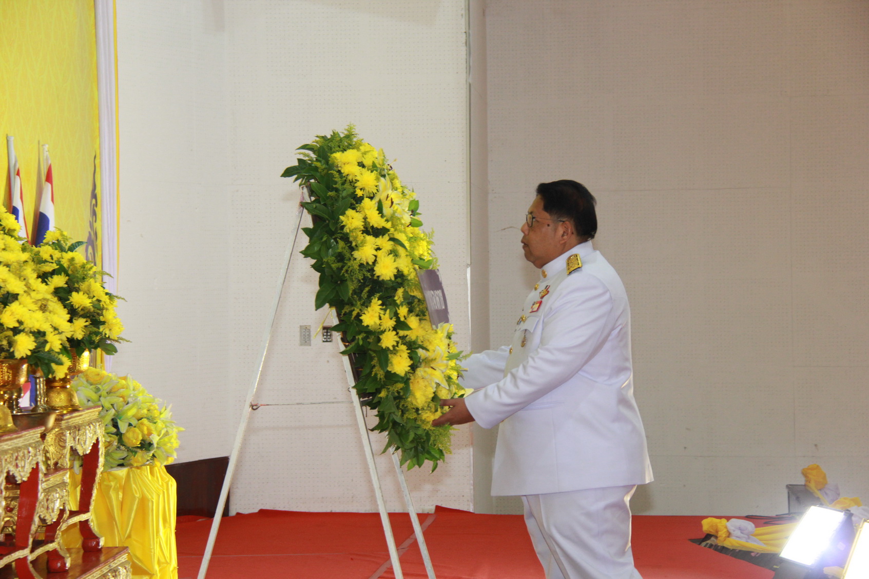 พช.หนองคาย ร่วมพิธีวางพวงมาลาและถวายราชสดุดี เนื่องในวันที่ระลึกคล้ายวันสวรรคต “สมเด็จพระนารายณ์มหาราช” ประจำปีพุทธศักราช 2567