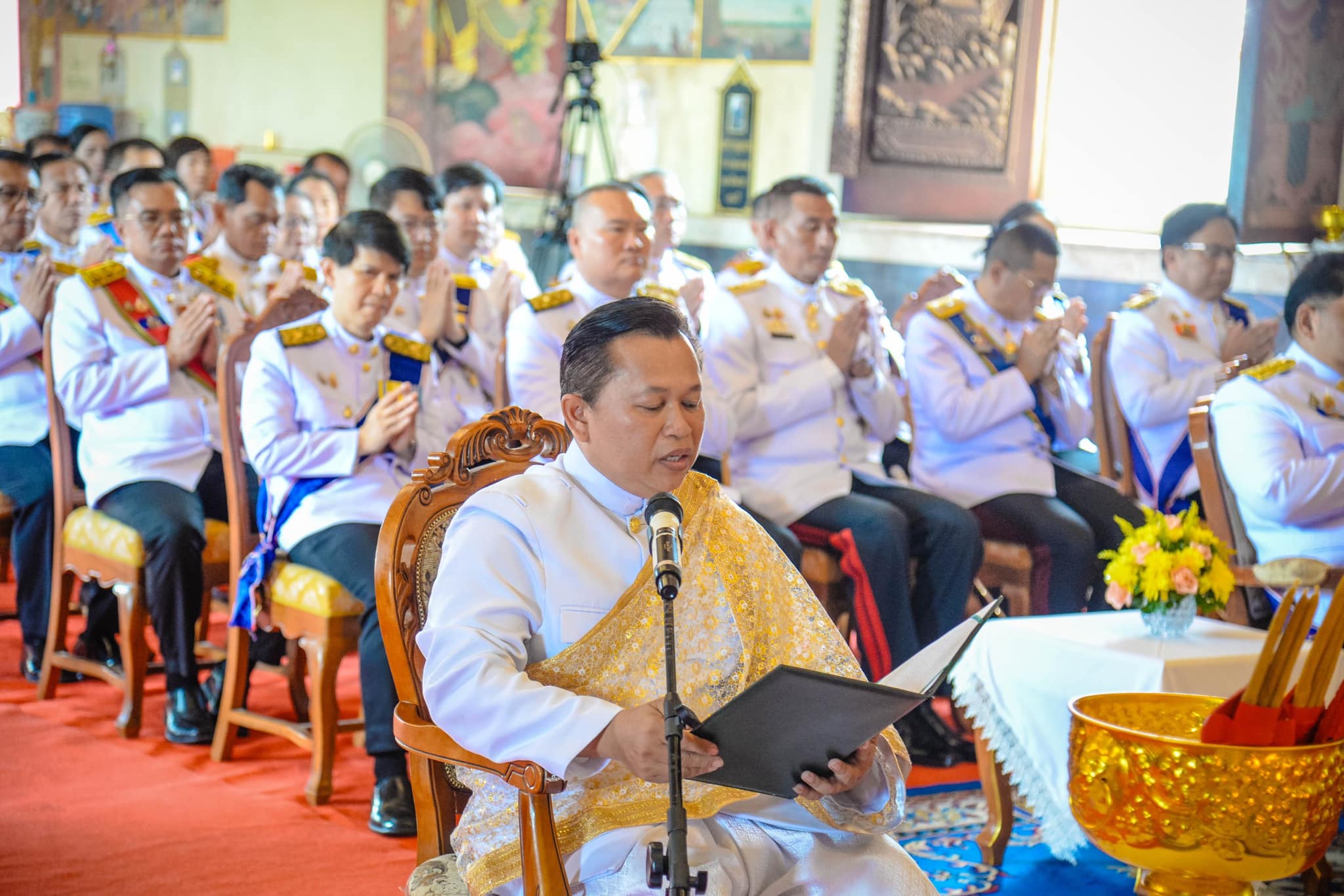พช.หนองคาย ร่วมพิธีเวียนเทียนสมโภชน้ำพระพุทธมนต์ศักดิ์สิทธิ์ ณ พระอุโบสถ วัดโพธิ์ชัย พระอารามหลวง อำเภอเมืองหนองคาย จังหวัดหนองคาย