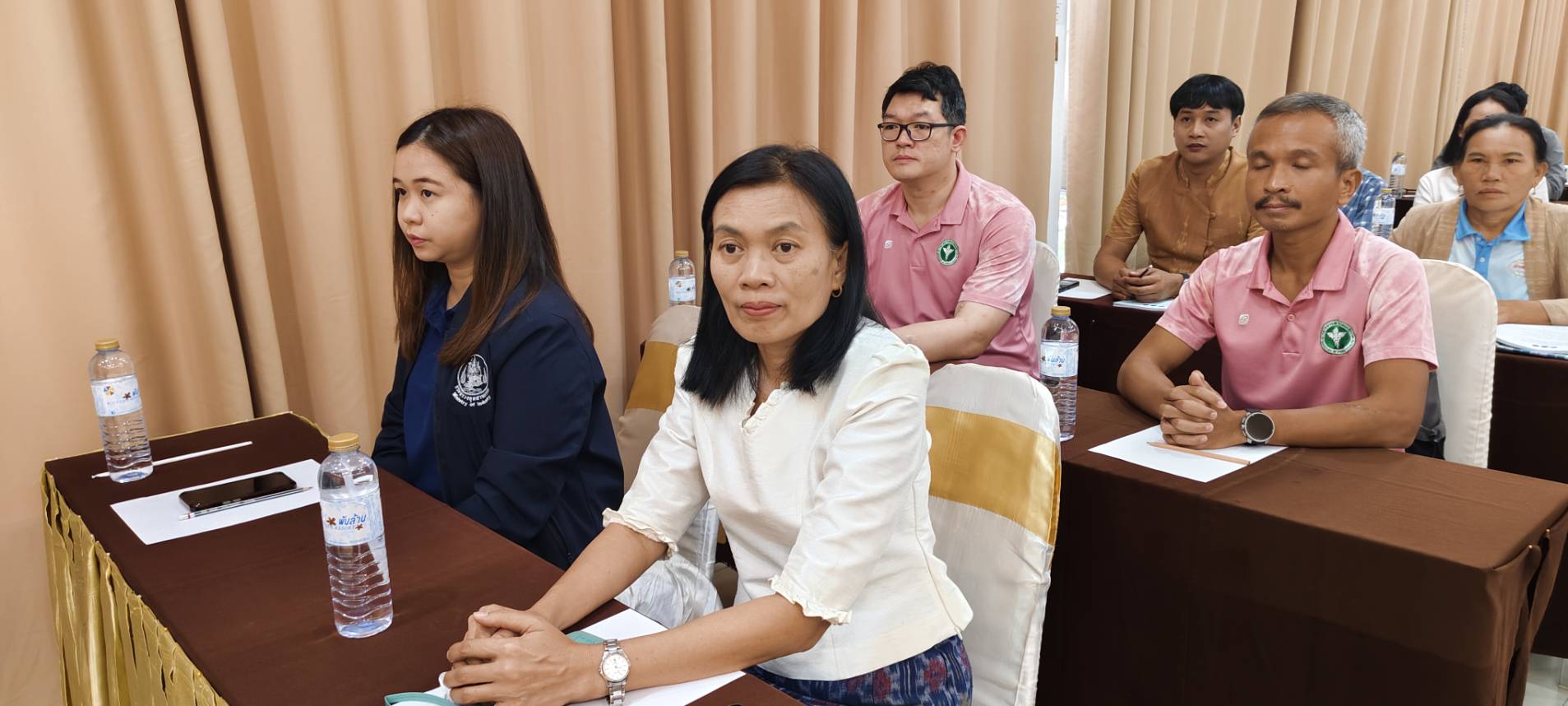 หนองคาย ส่งเสริมกระบวนการเครือข่ายองค์ความรู้ (Knowledge – Based OTOP : KBO) จัดกิจกรรมประชุมให้ความรู้แก่ผู้ผลิต ผู้ประกอบการ OTOP เพื่อพัฒนาผลิตภัณฑ์ให้มีมูลค่าเพิ่มขึ้น