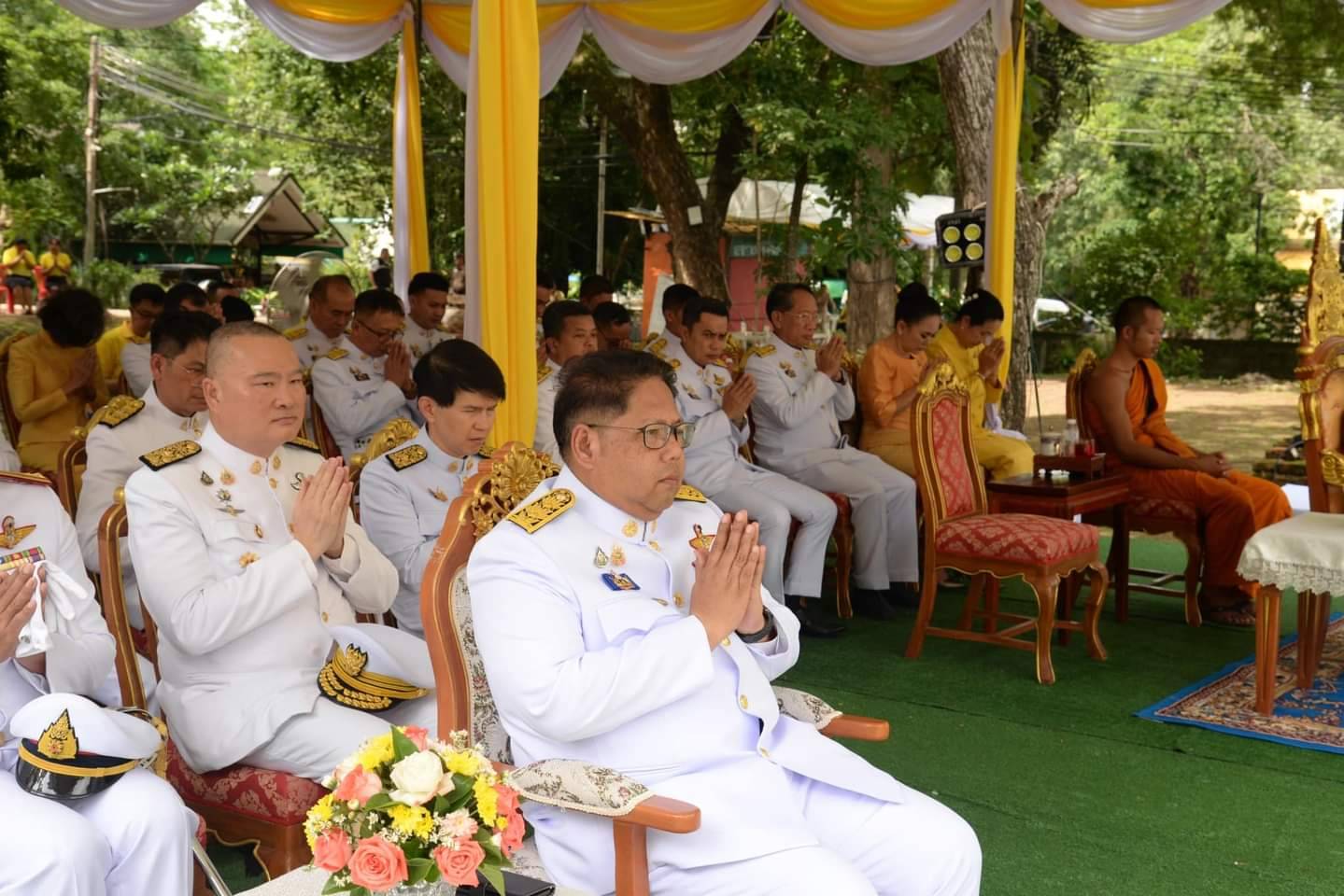 พช.หนองคาย ร่วมพิธีพลีกรรมตักน้ำจากแหล่งน้ำศักดิ์สิทธิ์ ณ สระมุจลินท์ วัดพระธาตุบังพวน ตำบลพระธาตุบังพวน จังหวัดหนองคาย