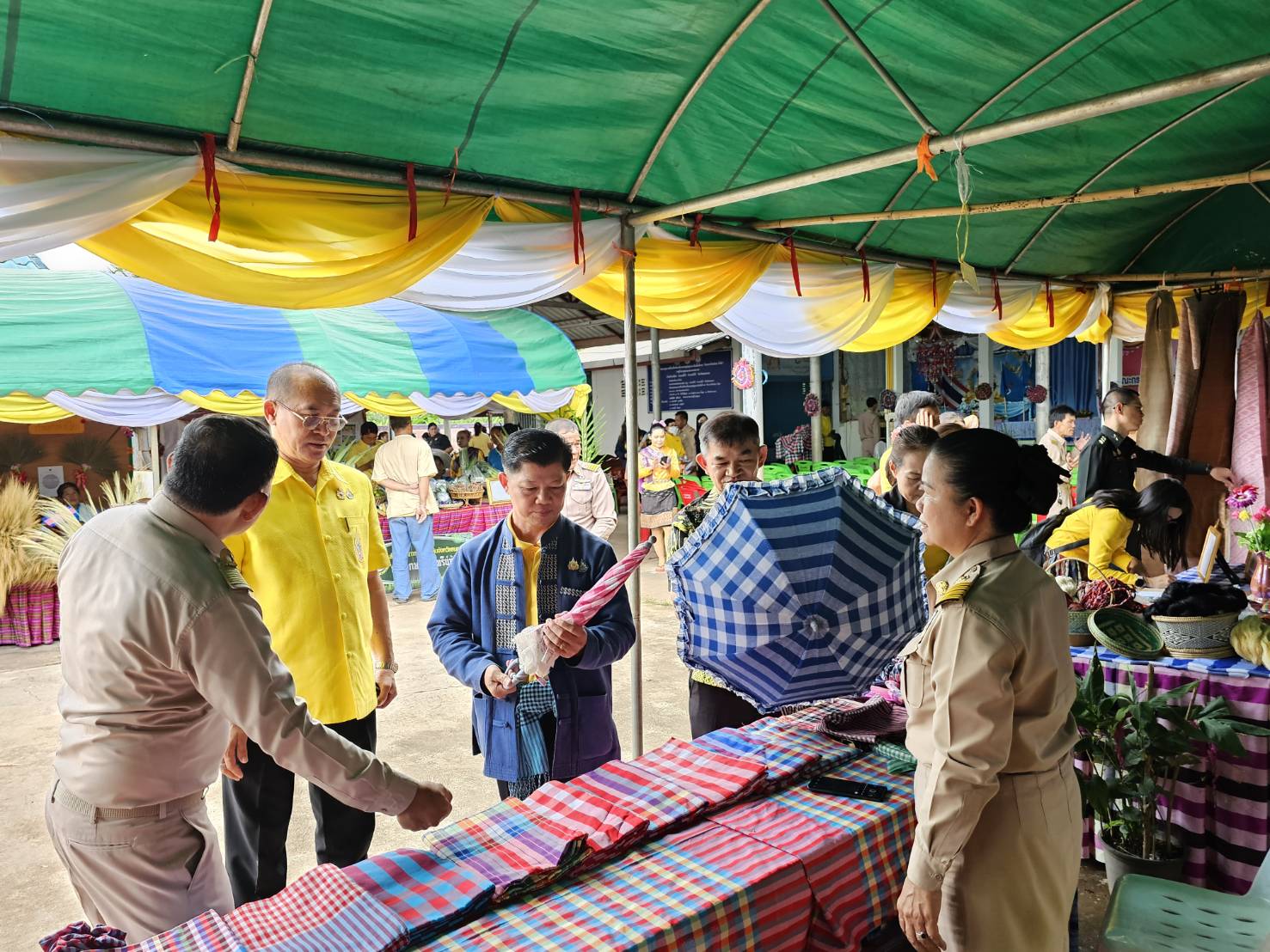 หนองคาย ขับเคี่ยวกันเข้มข้นต่อเนื่อง กิจกรรมคัดสรรพัฒนาชุมชนดีเด่นและกองทุนแม่ของแผ่นดินดีเด่น ระดับจังหวัด ประจำปี 2567 วันที่ 2 อ.เฝ้าไร่ และอ.โพนพิสัย