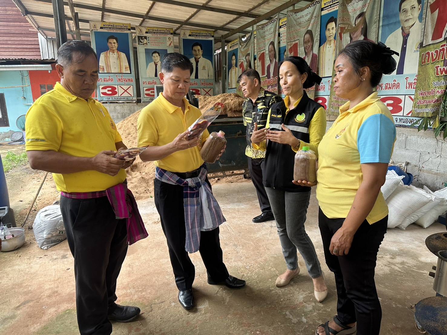 หนองคาย ขับเคี่ยวกันเข้มข้นต่อเนื่อง กิจกรรมคัดสรรพัฒนาชุมชนดีเด่นและกองทุนแม่ของแผ่นดินดีเด่น ระดับจังหวัด ประจำปี 2567 วันที่ 2 อ.เฝ้าไร่ และอ.โพนพิสัย