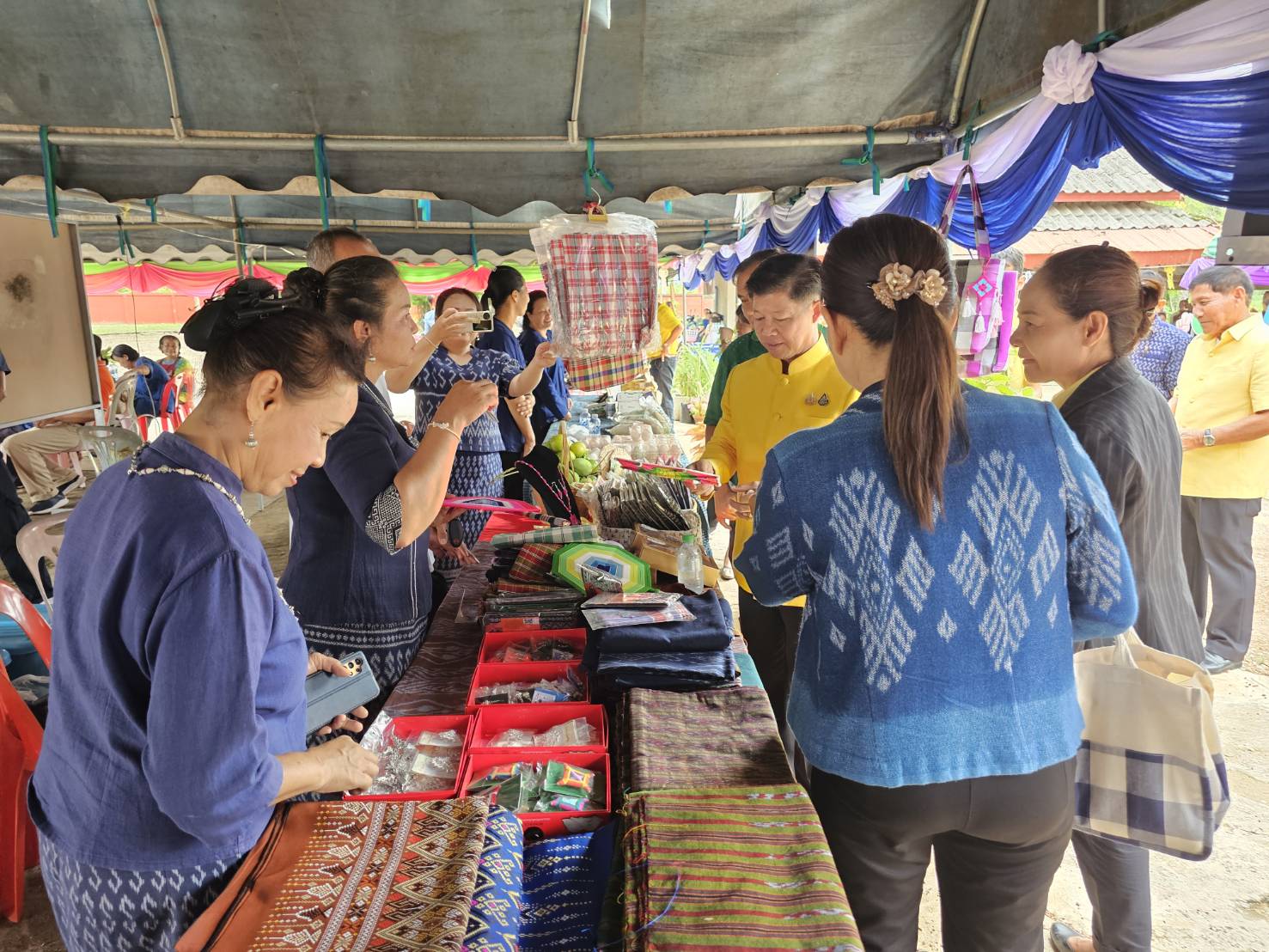 หนองคาย ลุยกันต่อเฟ้นหาของแทร่ กิจกรรมคัดสรรพัฒนาชุมชนดีเด่นและกองทุนแม่ของแผ่นดินดีเด่น ระดับจังหวัด ประจำปี 2567 วันที่ 4 อ.ท่าบ่อ และอ.โพธิ์ตาก