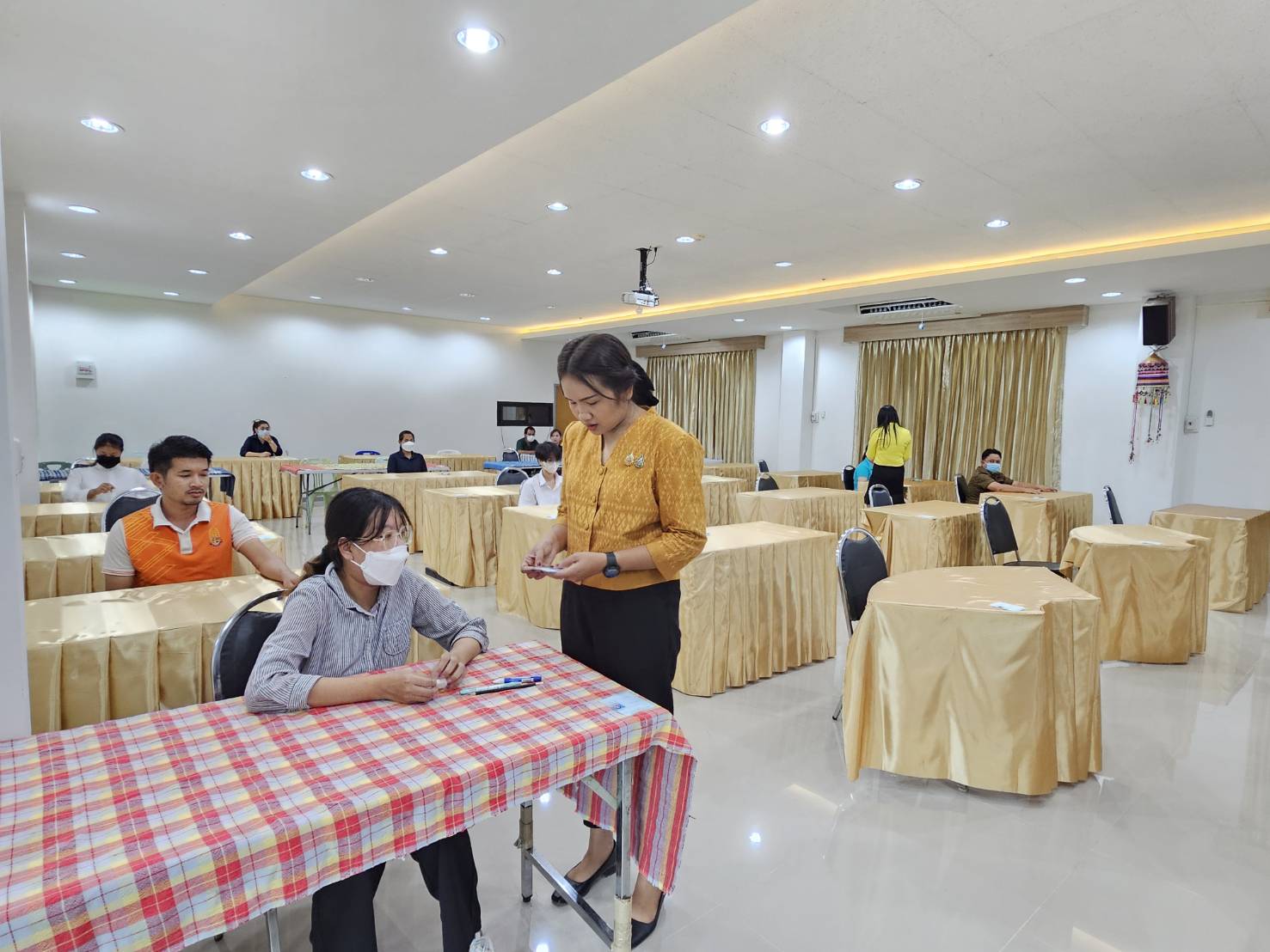 พช.หนองคาย คุมเข้ม!!! การสอบคัดเลือกบุคคลเพื่อแต่งตั้งเป็นอาสาพัฒนา (อสพ.) รุ่นที่ 76 ประจำสนามสอบจังหวัดหนองคาย