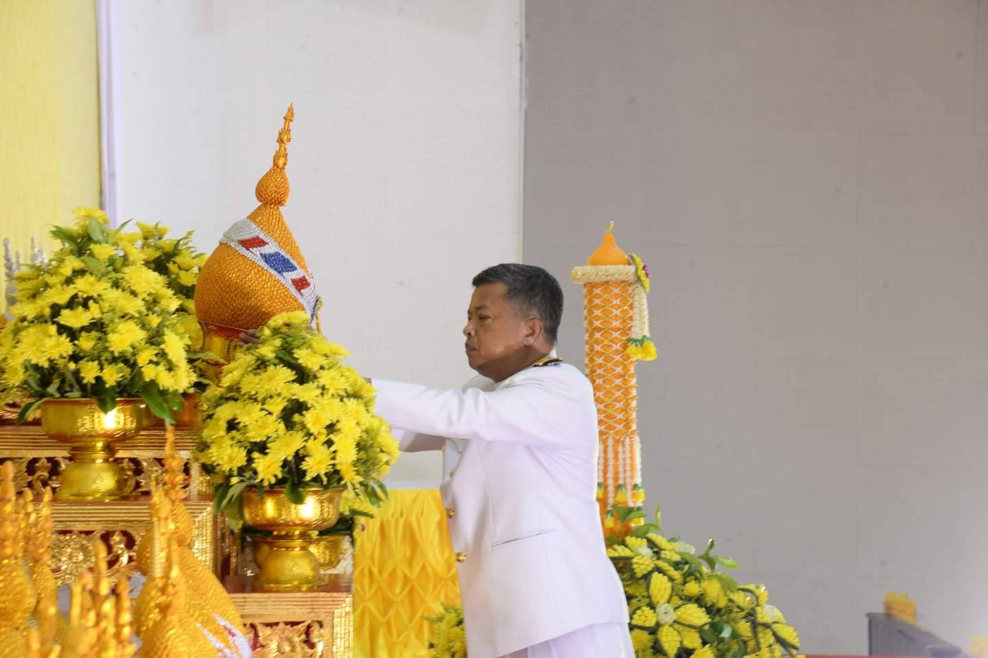 พช.หนองคาย ร่วมพิธีถวายเครื่องราชสักการะและวางพานพุ่ม และจุดเทียนถวายพระชัยมงคล เฉลิมพระเกียรติพระบาทสมเด็จพระเจ้าอยู่หัว เนื่องในโอกาสมหามงคลเฉลิมพระชนมพรรษา 6 รอบ 28 กรกฎาคม 2567