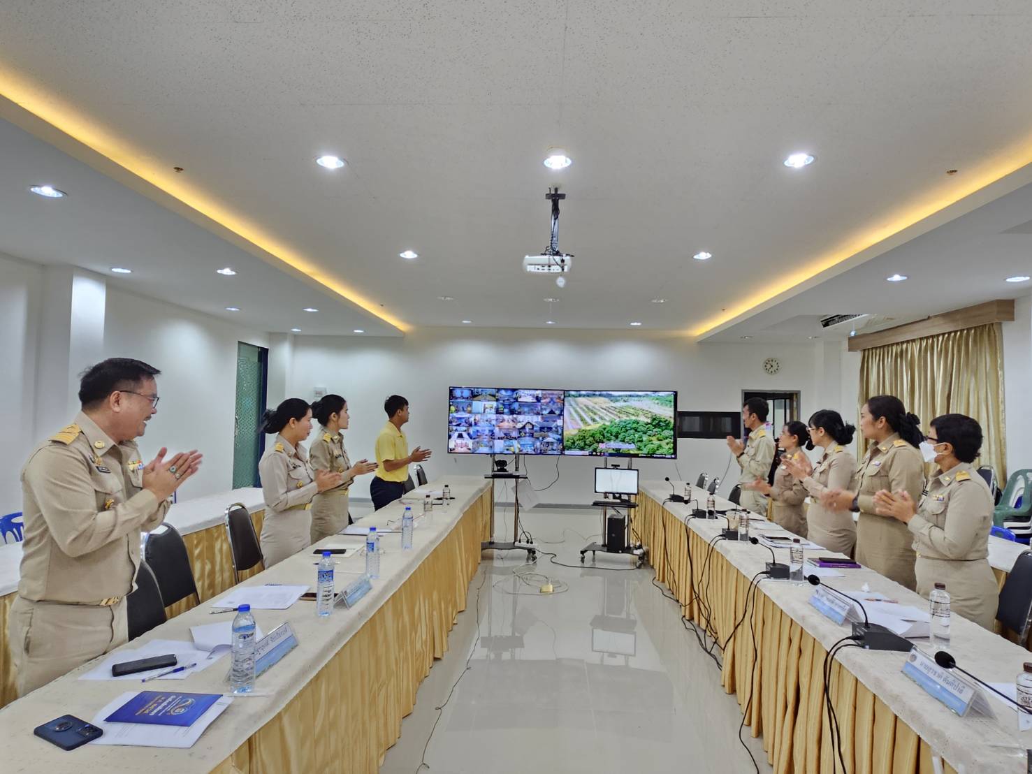 พช.หนองคาย ร่วมการประชุมกรมการพัฒนาชุมชน ครั้งที่ 7/2567 ผ่านระบบวิดีทัศน์ทางไกล (Video Conference)