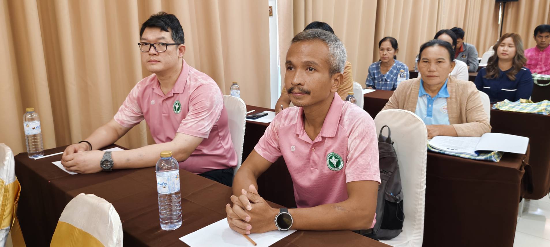 หนองคาย ส่งเสริมกระบวนการเครือข่ายองค์ความรู้ (Knowledge – Based OTOP : KBO) จัดกิจกรรมประชุมให้ความรู้แก่ผู้ผลิต ผู้ประกอบการ OTOP เพื่อพัฒนาผลิตภัณฑ์ให้มีมูลค่าเพิ่มขึ้น