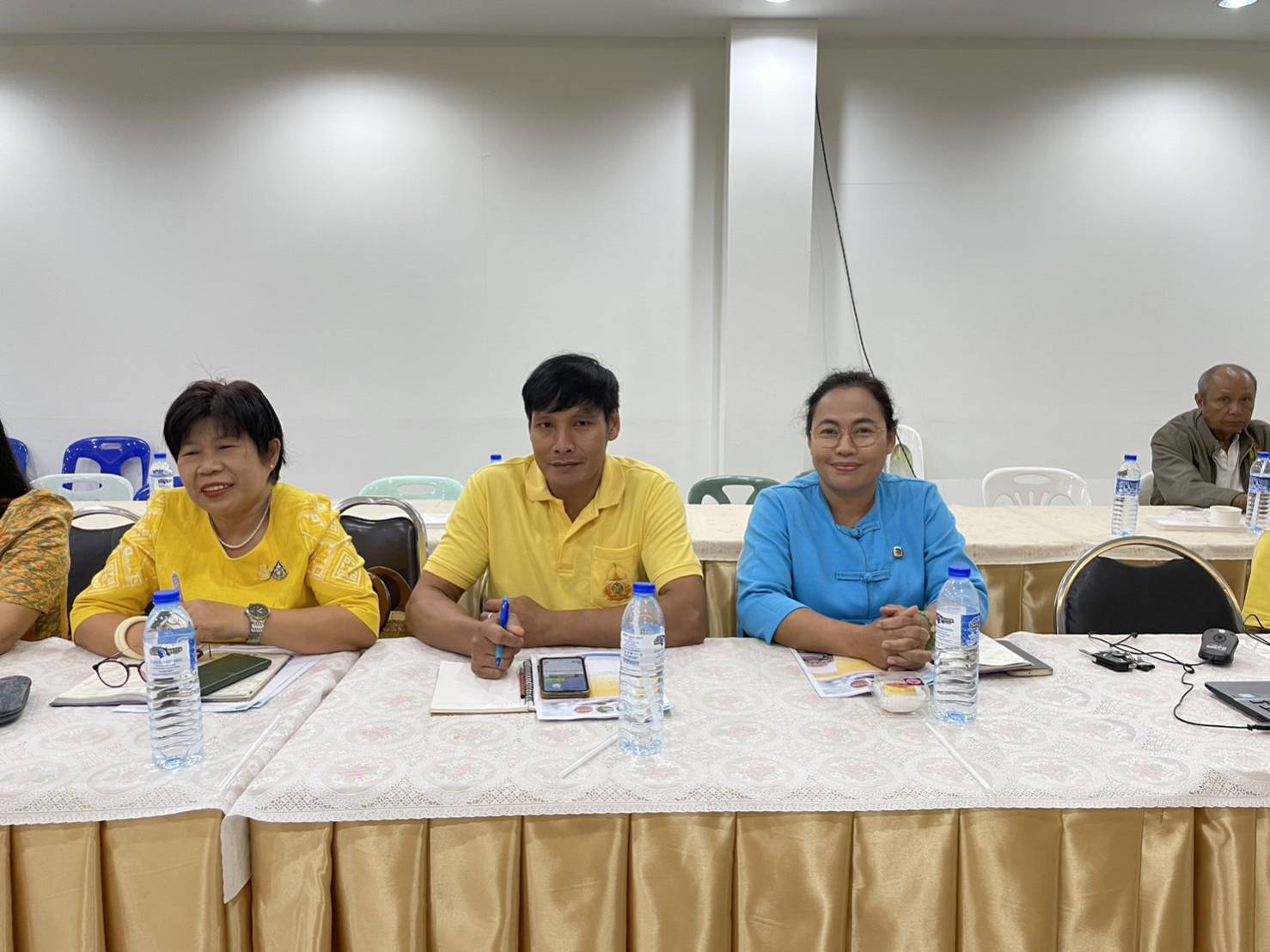 พช.หนองคาย ดำเนินโครงการตลาดนัดคนไทยยิ้มได้ กิจกรรม:ประชุมเชิงปฏิบัติการคณะกรรมการบริหารตลาด ผู้บริหารจัดการตลาด (CMO) เจ้าหน้าที่พัฒนาชุมชน รวมถึงเครือข่ายภาคีที่เกี่ยวข้อง