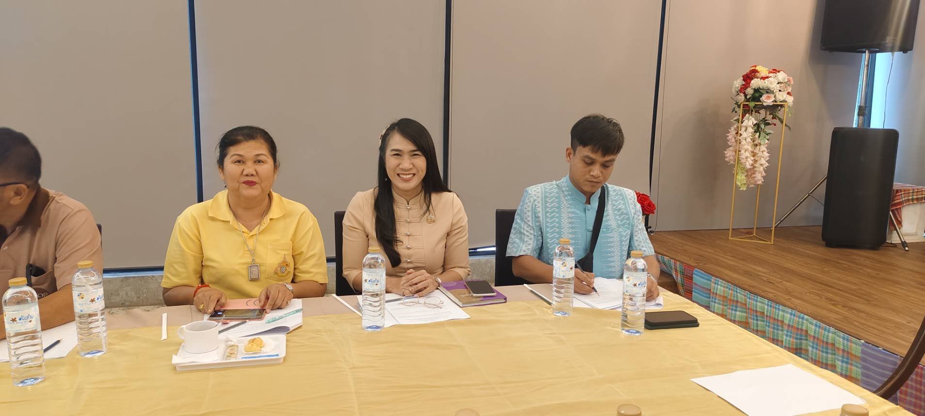 พช.หนองคาย จัดประชุมคณะกรรมการเครือข่ายอาชีพ และผู้ผลิต ผู้ประกอบการ หนึ่งตำบล หนึ่งผลิตภัณฑ์ระดับจังหวัด