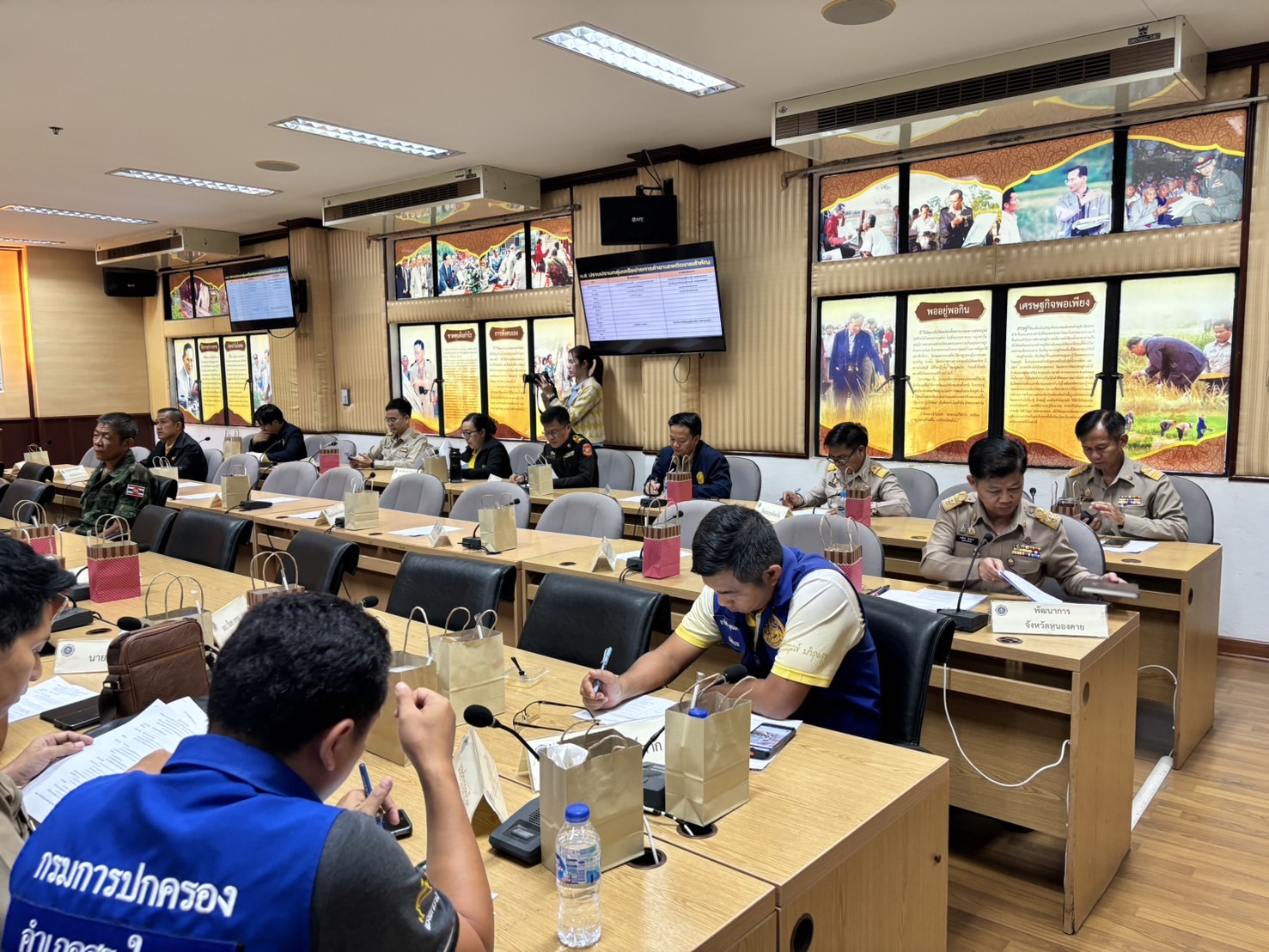 พช.หนองคาย ร่วมประชุมเร่งรัดติดตามการดำเนินงานป้องกัน ปราบปราม และแก้ไขปัญหายาเสพติดในพื้นที่ ระยะเร่งด่วน 3 เดือน (มิ.ย.-ส.ค.67)