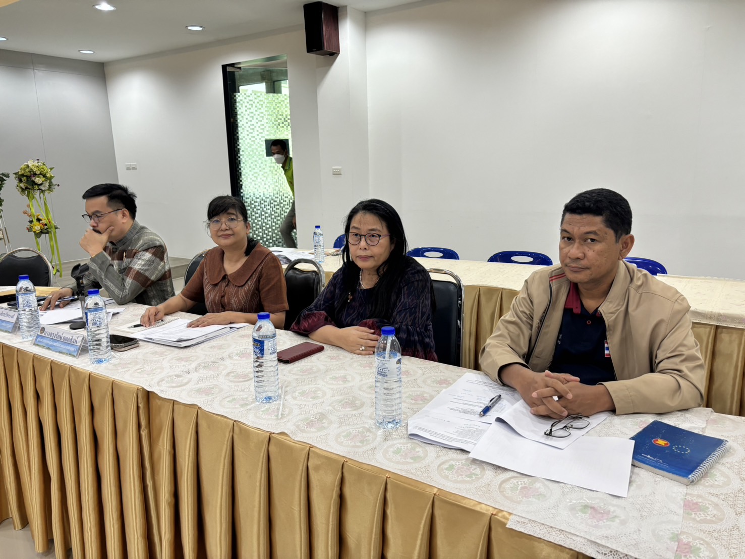 พช.หนองคาย : ประชุมการดำเนินโครงการบรรพชาอุปสมบท เฉลิมพระเกียรติพระบาทสมเด็จพระเจ้าอยู่หัว เนื่องในโอกาสพระราชพิธีมหามงคลเฉลิมพระชนมพรรษา 6 รอบ 28 กรกฎาคม 2567