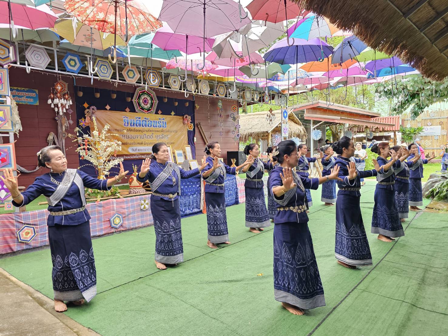 พช.หนองคาย จับมือกลุ่มวิสาหกิจชุมชนทอผ้าพื้นเมืองบ้านโพธิ์ตาก เข้ารับการคัดเลือกหมู่บ้านหัตถกรรมเพื่อเข้ารับรางวัล ”หม่อมงามจิตต์ บุรฉัตร” รางวัลสร้างเสริมคนดีมีคุณธรรม ประจำปี 2567
