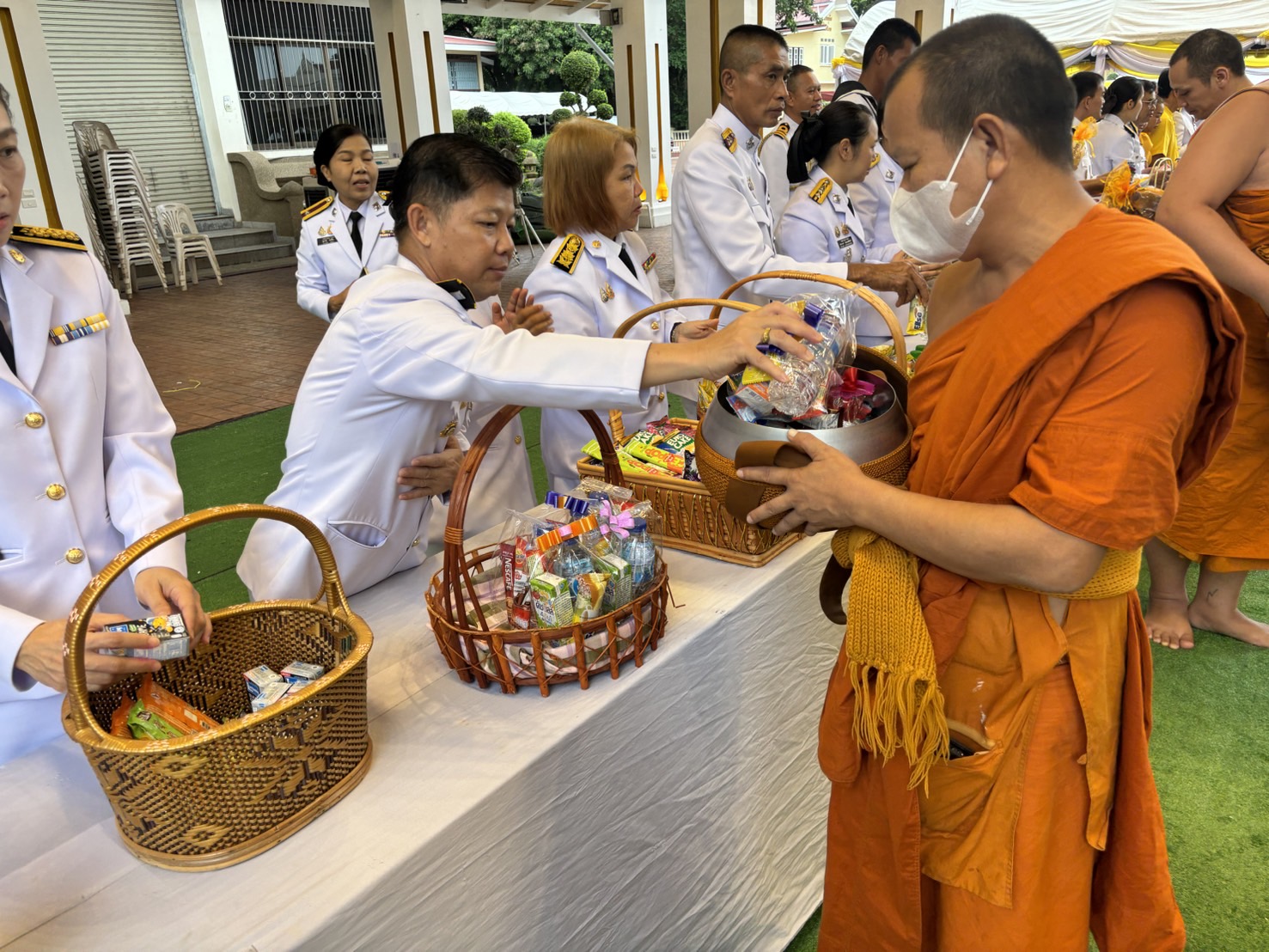 พช.หนองคาย ร่วมพิธีทำบุญตักบาตรถวายพระราชกุศล เนื่องในโอกาสวันคล้ายวันประสูติ พระเจ้าวรวงศ์เธอฯ กรมหมื่นสุทธนารีนาถ
