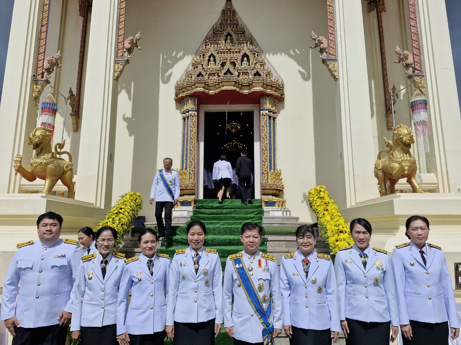 พช.หนองคาย ร่วมพิธีเวียนเทียนสมโภชน้ำพระพุทธมนต์ศักดิ์สิทธิ์ ณ พระอุโบสถ วัดโพธิ์ชัย พระอารามหลวง อำเภอเมืองหนองคาย จังหวัดหนองคาย