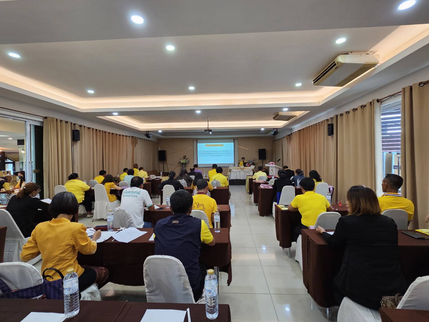 พช.หนองคาย มุ่งหน้าขับเคลื่อนกองทุนชุมชนตามหลักธรรมาภิบาล จัดโครงการประชุมเชิงปฏิบัติการเสริมสร้างธรรมาภิบาลโครงการแก้ไขปัญหาความยากจน (กข.คจ.) ระดับจังหวัด