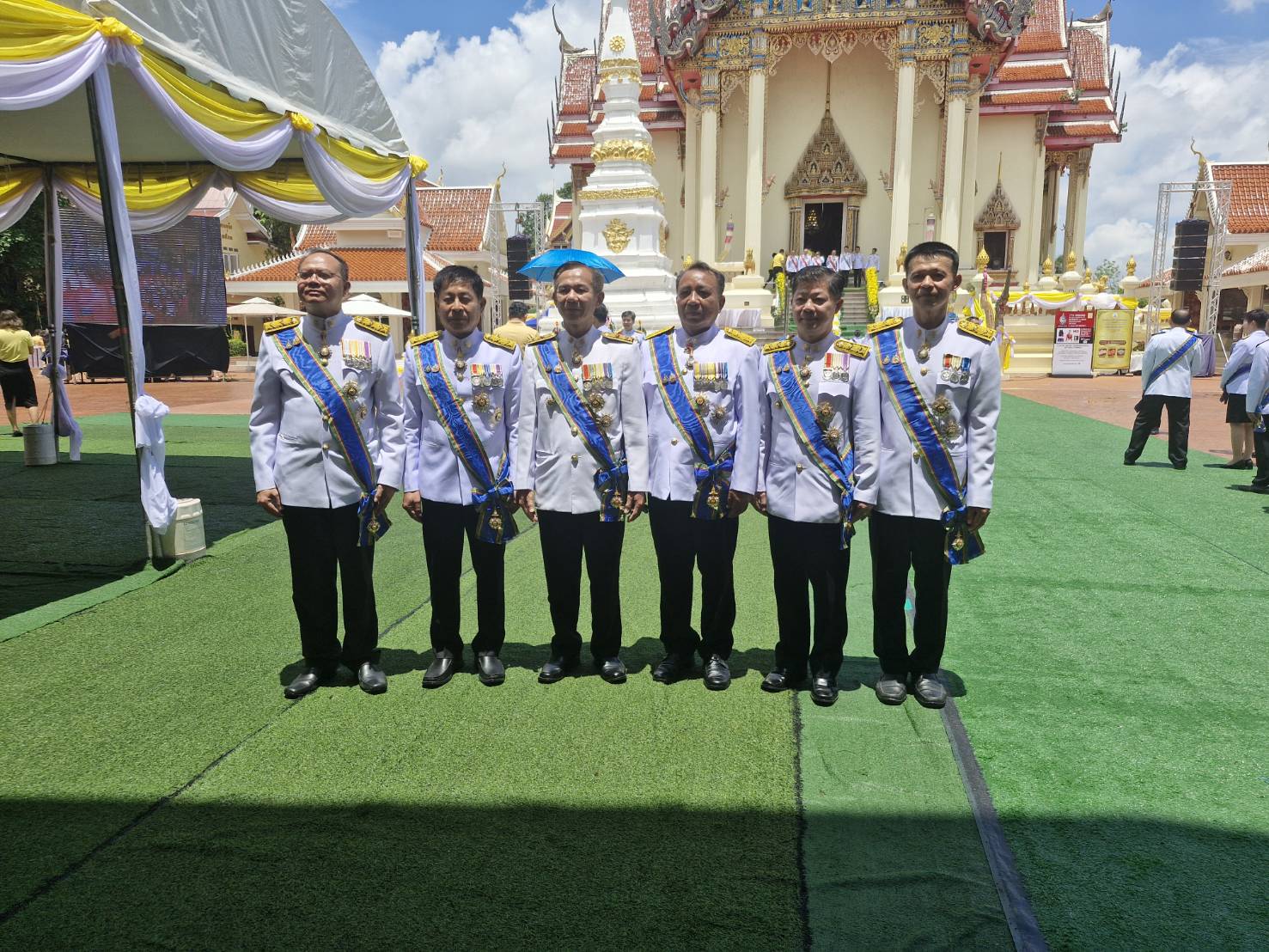 พช.หนองคาย ร่วมพิธีเวียนเทียนสมโภชน้ำพระพุทธมนต์ศักดิ์สิทธิ์ ณ พระอุโบสถ วัดโพธิ์ชัย พระอารามหลวง อำเภอเมืองหนองคาย จังหวัดหนองคาย