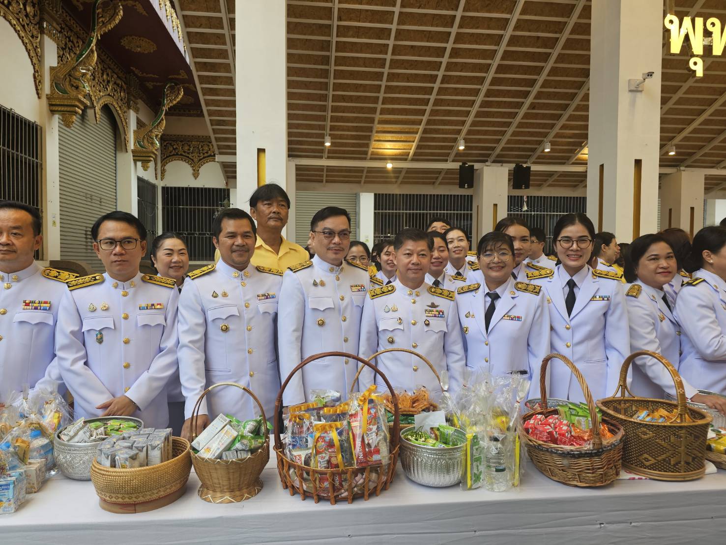 พช.หนองคาย ร่วมพิธีทำบุญตักบาตรถวายพระราชกุศลและเฉลิมพระเกียรติพระบาทสมเด็จพระเจ้าอยู่หัว เนื่องในโอกาสพระราชพิธีมหามงคลเฉลิมพระชนมพรรษา 6 รอบ 28 กรกฎาคม 2567