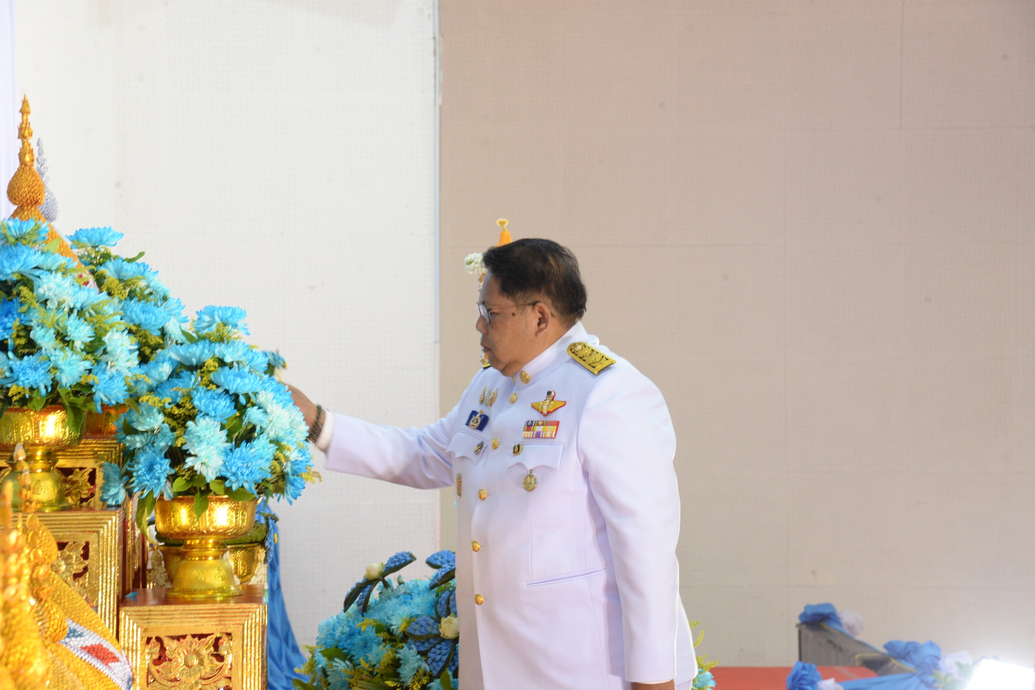 พช.หนองคาย ร่วมพิธีถวายเครื่องราชสักการะและวางพานพุ่ม และจุดเทียนชัยถวายพระพร สมเด็จพระนางเจ้าสิริกิตติ์ พระบรมราชินีนาถ พระบรมราชชนนีพันปีหลวง เนื่องในโอกาสวันเฉลิมพระชนมพรรษา 12 สิงหาคม 2567