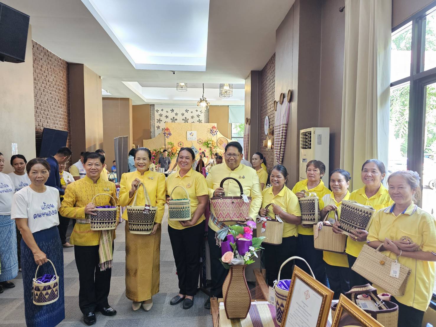 จังหวัดหนองคาย มุ่งพัฒนาคุณภาพชีวิตประชาชนให้พ้นจากความยากจน จัดมหกรรมความสำเร็จการขจัดความยากจนและพัฒนาคนทุกช่วงวัยอย่างยั่งยืน ตามหลักปรัชญาของเศรษฐกิจพอเพียง