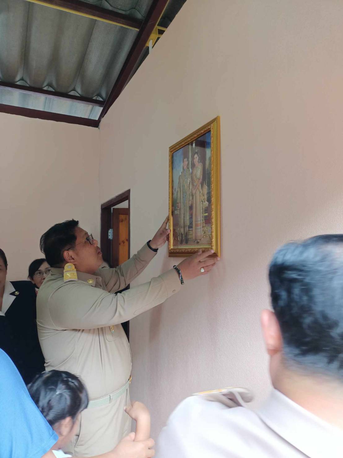 ผู้ว่าฯหนองคาย ขับเคลื่อนการขจัดความยากจน ส่งมอบบ้านห่วงใยจากใจ GLO ประจำปี 2566 ให้ครัวเรือนเป้าหมาย TPMAP อ.สระใคร