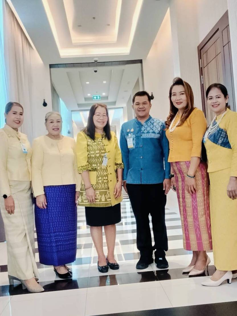 พช.หนองคาย ร่วมโครงการส่งเสริมและพัฒนาอาชีพ สัมมนาถอดบทเรียนความสำเร็จการขับเคลื่อนกิจกรรมตามภารกิจองค์กรสตรีฯ