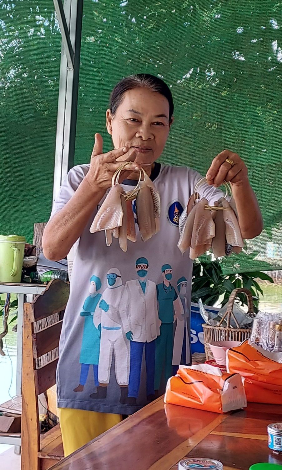 พช.หนองคาย ลงพื้นที่ติดตาม สนับสนุนแบบบูรณาการตามโครงการส่งเสริมการสร้างรายได้จากกิจการอาหารปลอดภัย