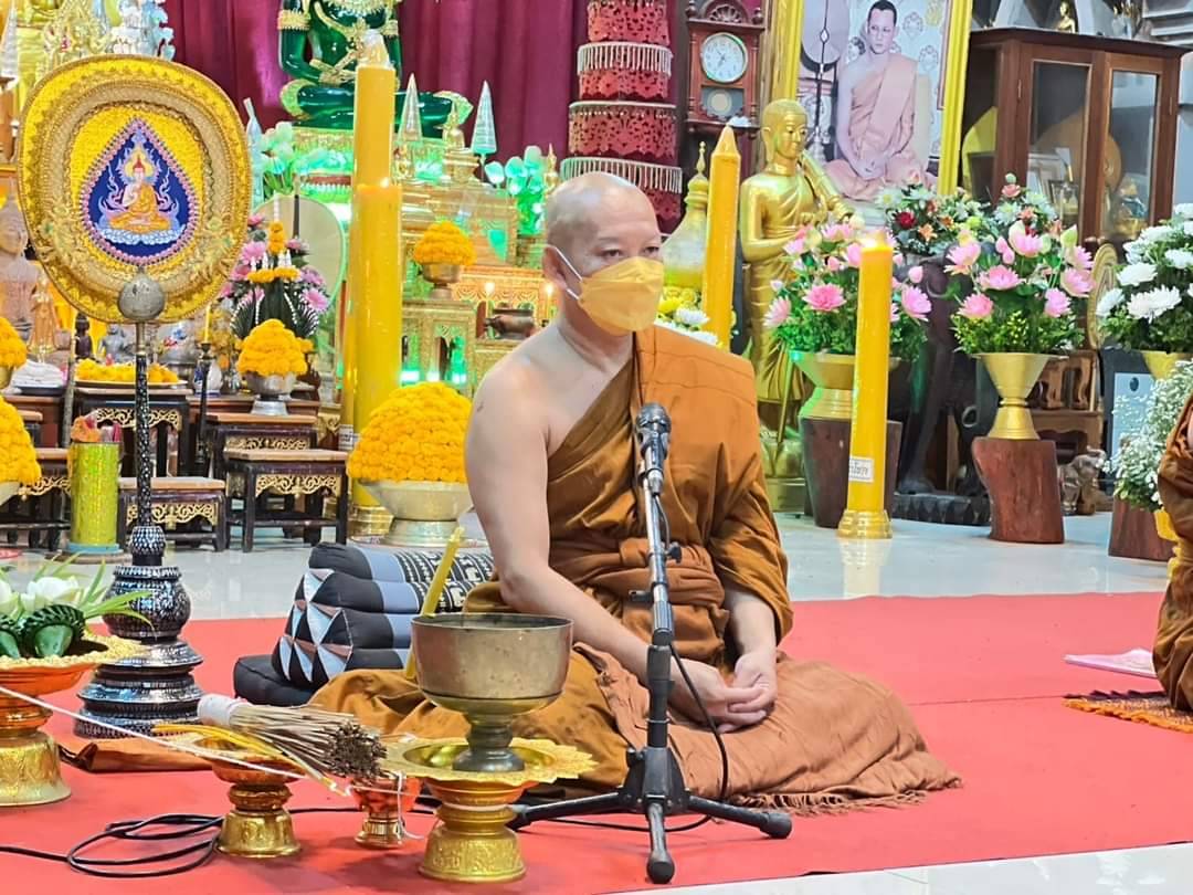พช.หนองคาย ร่วมโครงการเข้าวัดปฏิบัติธรรมวันธรรมะสวนะ ครอบครัวหิ้วตะกร้า ศรัทธาอิ่มบุญ อุดหนุนชุมชน