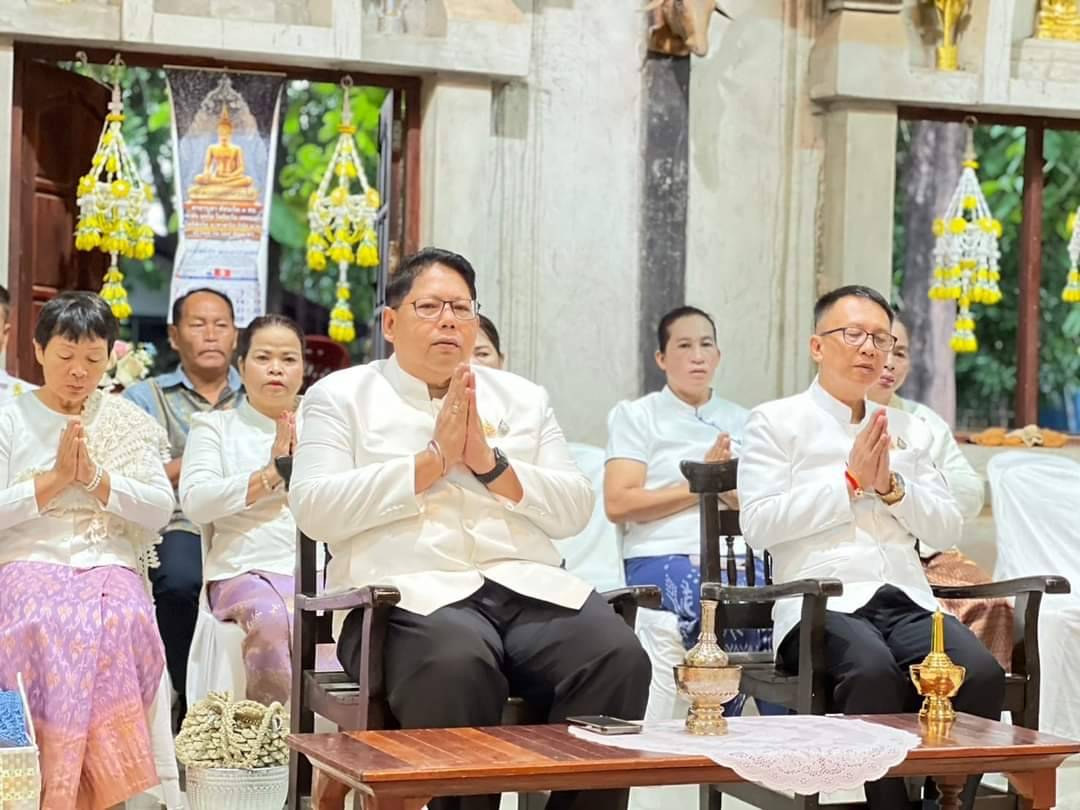 พช.หนองคาย ร่วมโครงการเข้าวัดปฏิบัติธรรมวันธรรมะสวนะ ครอบครัวหิ้วตะกร้า ศรัทธาอิ่มบุญ อุดหนุนชุมชน