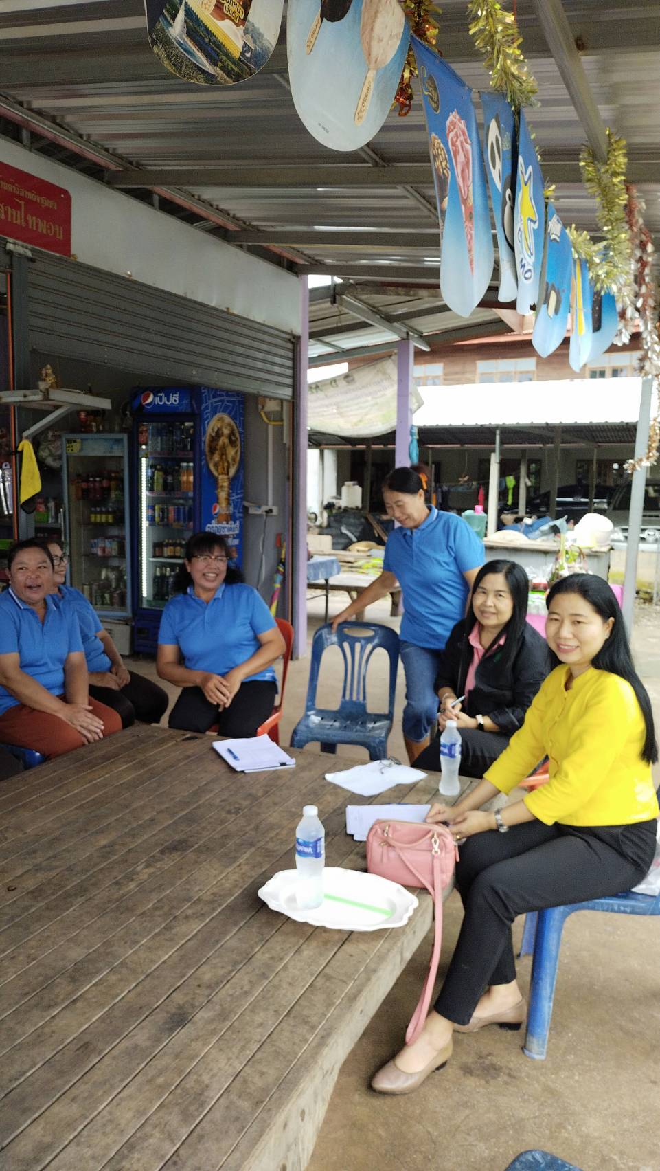 พช.หนองคาย ลงพื้นที่ติดตาม สนับสนุนแบบบูรณาการตามโครงการส่งเสริมการสร้างรายได้จากกิจการอาหารปลอดภัย ประจำปี 2567