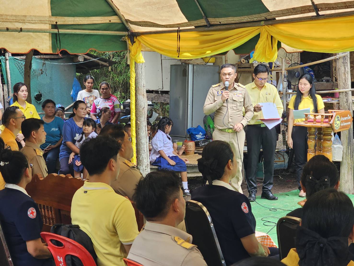 ผู้ว่าฯหนองคาย ขับเคลื่อนการขจัดความยากจน ส่งมอบบ้านห่วงใยจากใจ GLO ประจำปี 2566 ให้ครัวเรือนเป้าหมาย TPMAP อ.สระใคร