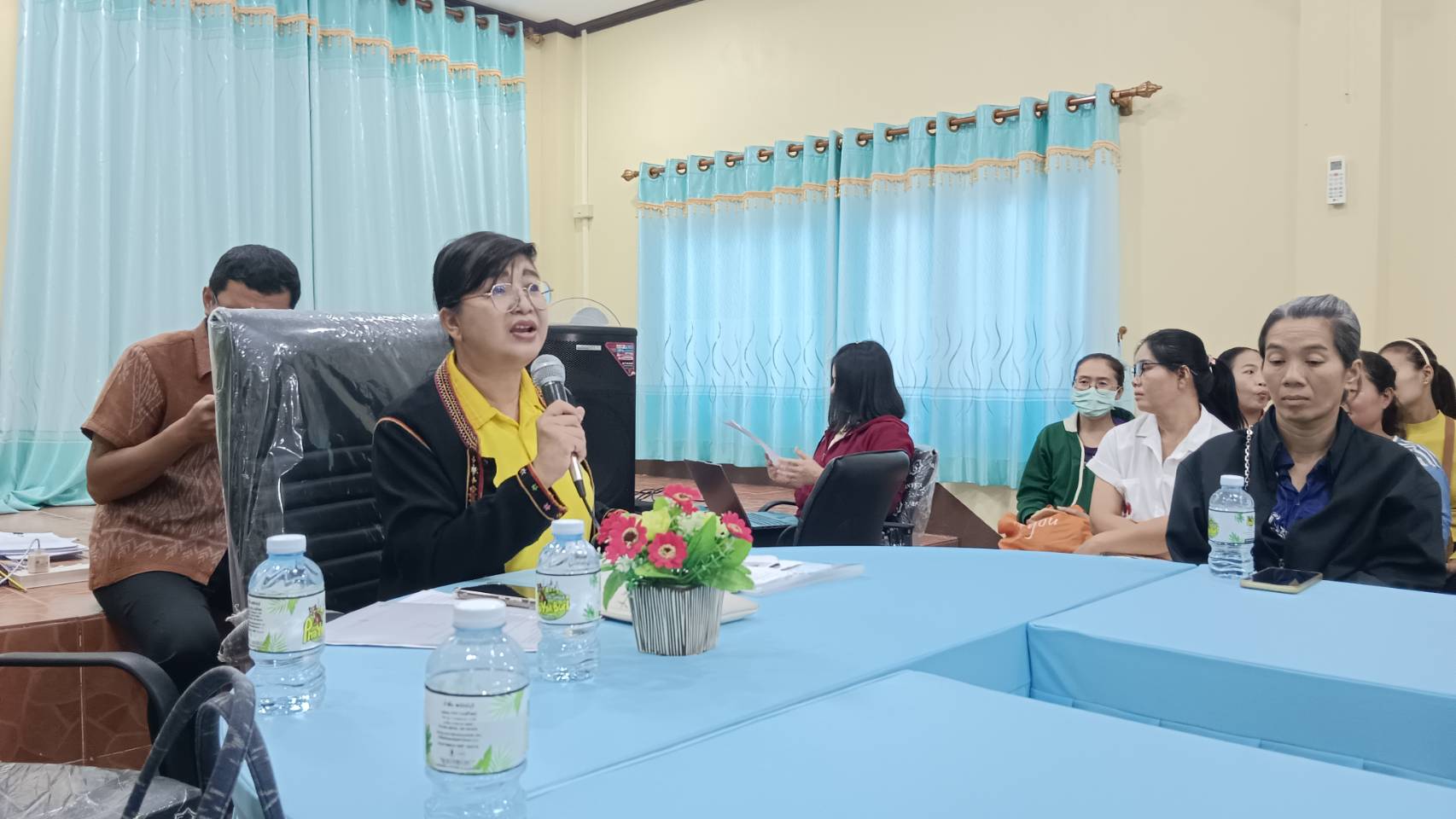 กองทุนพัฒนาบทบาทสตรี จังหวัดหนองคาย ลงพื้นที่ดำเนินกิจกรรม Mobile Clinic แก้หนี้ อ.รัตนวาปี