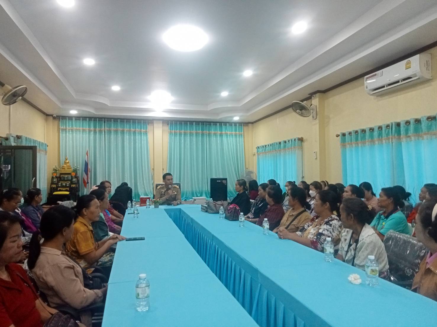 กองทุนพัฒนาบทบาทสตรี จังหวัดหนองคาย ลงพื้นที่ดำเนินกิจกรรม Mobile Clinic แก้หนี้ อ.รัตนวาปี