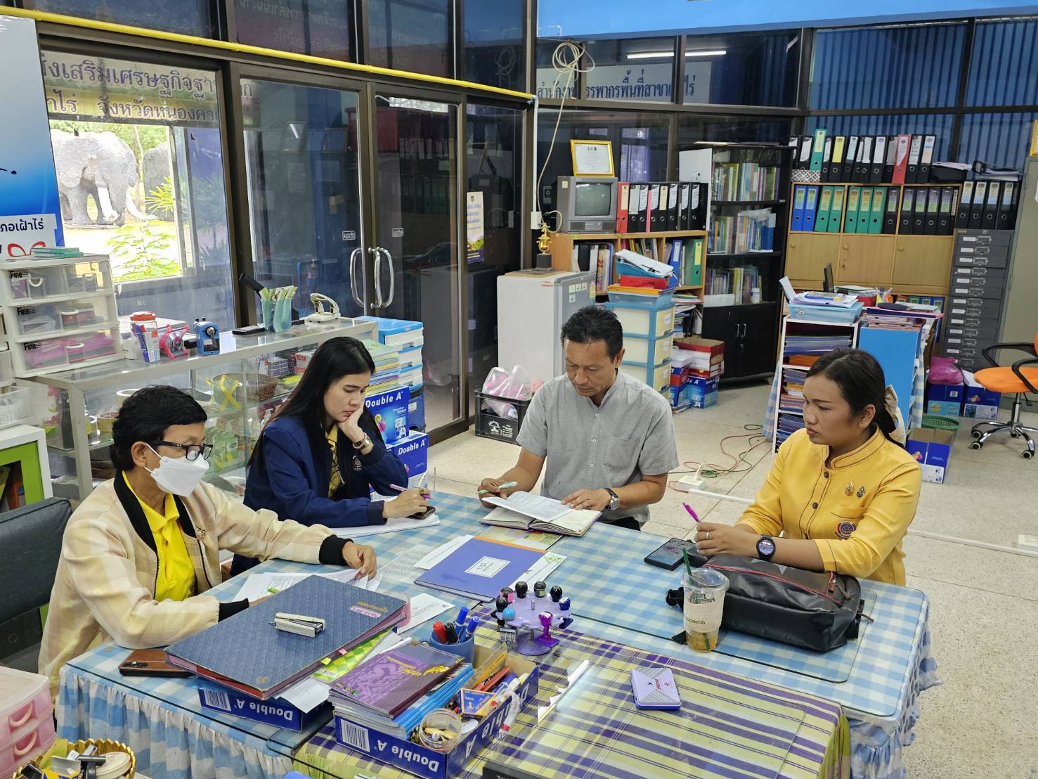 พช.หนองคาย ลงพื้นที่ติดตามและสนับสนุนการบริหารการจัดเก็บข้อมูลความจำเป็นขั้นพื้นฐาน (จปฐ.) ปี 2567