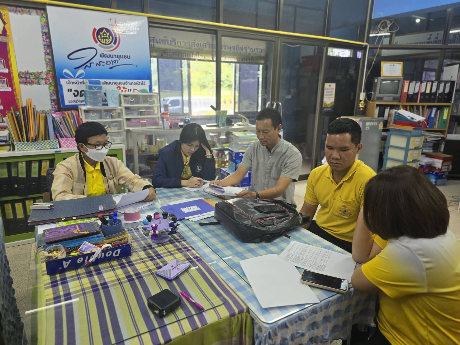 พช.หนองคาย ลงพื้นที่ติดตามและสนับสนุนการบริหารการจัดเก็บข้อมูลความจำเป็นขั้นพื้นฐาน (จปฐ.) ปี 2567