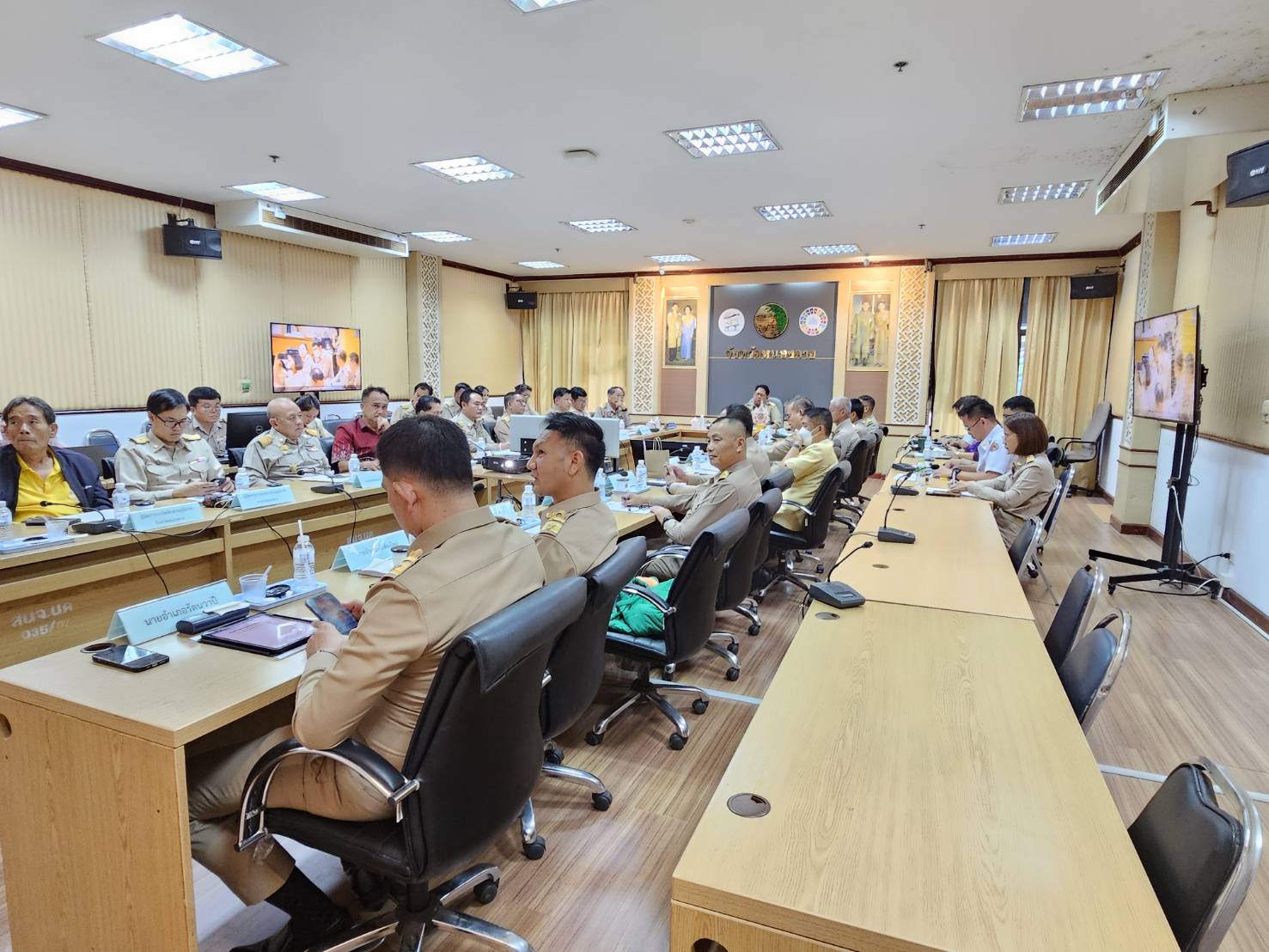 พช.หนองคาย ร่วมการประชุมขับเคลื่อนและติดตามนโยบายของรัฐบาล และภารกิจสำคัญของปลัดกระทรวงมหาดไทย ประจำปีงบประมาณ พ.ศ.2567 (เดือนสิงหาคม 2567) ผ่านระบบวีดิทัศน์ทางไกล (VCS)