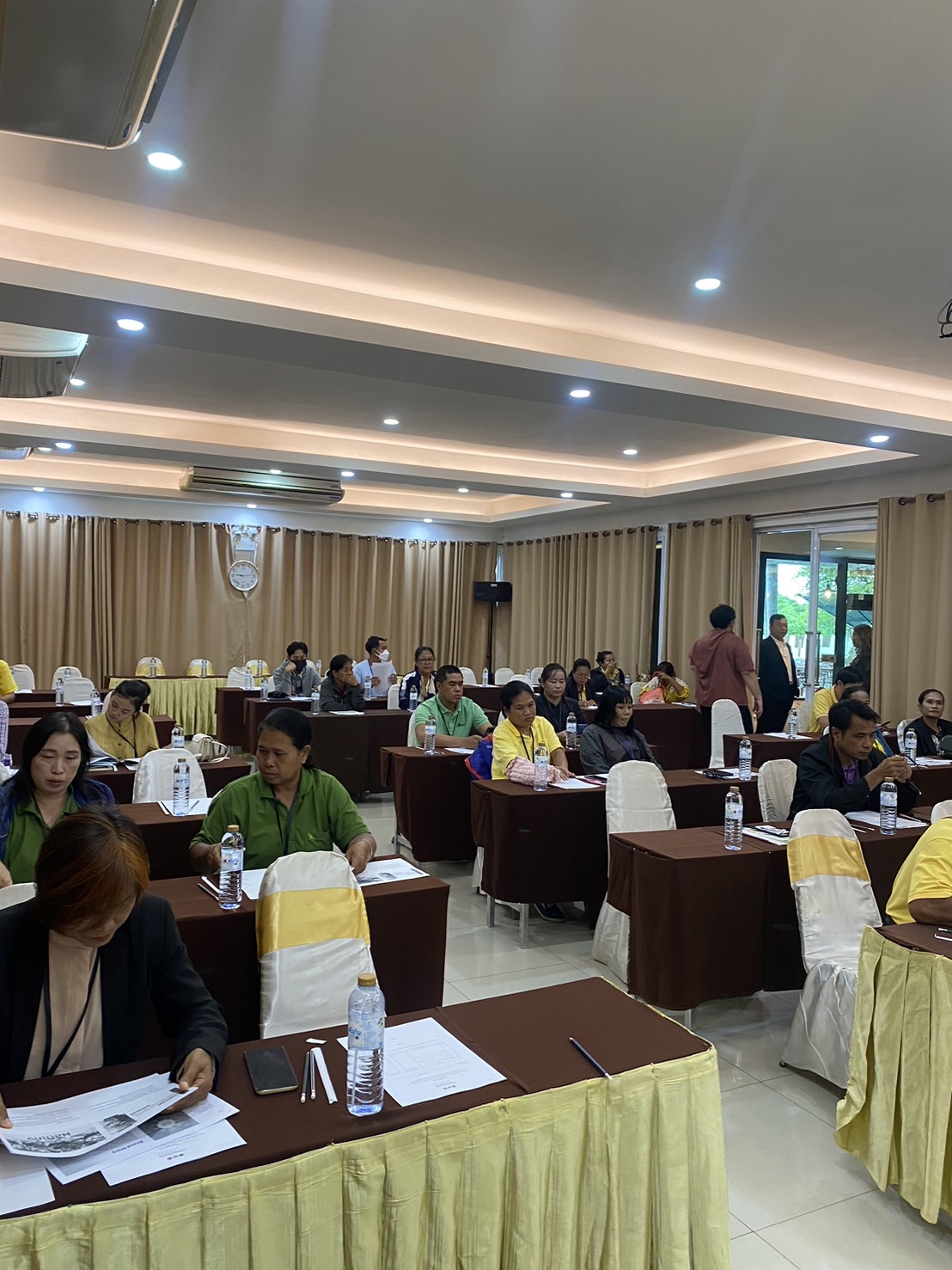 พช.หนองคาย ติวเข้มผู้ผลิต ผู้ประกอบการ OTOP จัดอบรมหลักสูตร “OTOP Online Marketing” ภายใต้โครงการพัฒนาและยกระดับผลิตภัณฑ์ สินค้าและบริการของจังหวัดหนองคาย