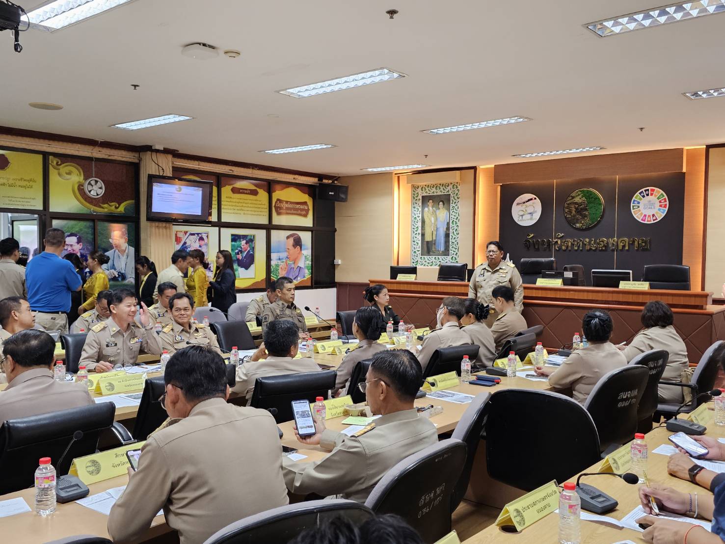 พช.หนองคาย ร่วมการประชุมคณะกรมการจังหวัดและหัวหน้าส่วนราชการประจำจังหวัด ครั้งที่ 8/2567 และพิธีมอบใบประกาศนียบัตรรางวัลเชิดชูเกียรติกิจกรรมพัฒนาชุมชนดีเด่น จังหวัดหนองคาย