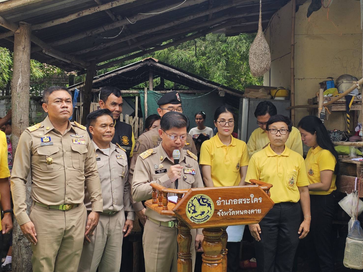 ผู้ว่าฯหนองคาย ขับเคลื่อนการขจัดความยากจน ส่งมอบบ้านห่วงใยจากใจ GLO ประจำปี 2566 ให้ครัวเรือนเป้าหมาย TPMAP อ.สระใคร