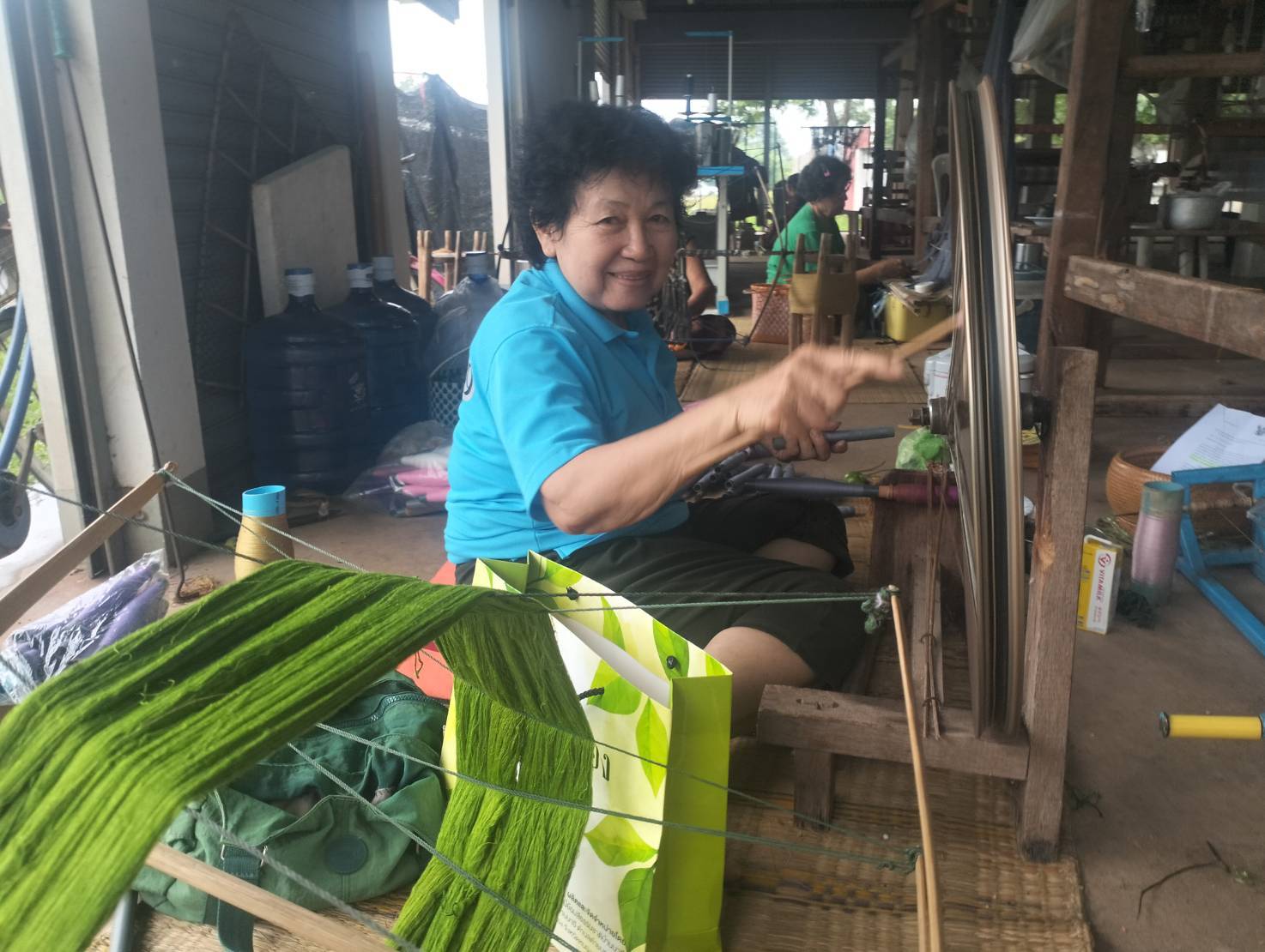 พช.หนองคาย ลงพื้นที่ติดตามความก้าวหน้าการดำเนินงานการรับสมัครกลุ่มทอผ้า และนำผ้าเข้าร่วมประกวดผ้าลายพระราชทาน “ผ้าลายสิริวชิราภรณ์” และงานหัตถกรรม ปี 2567