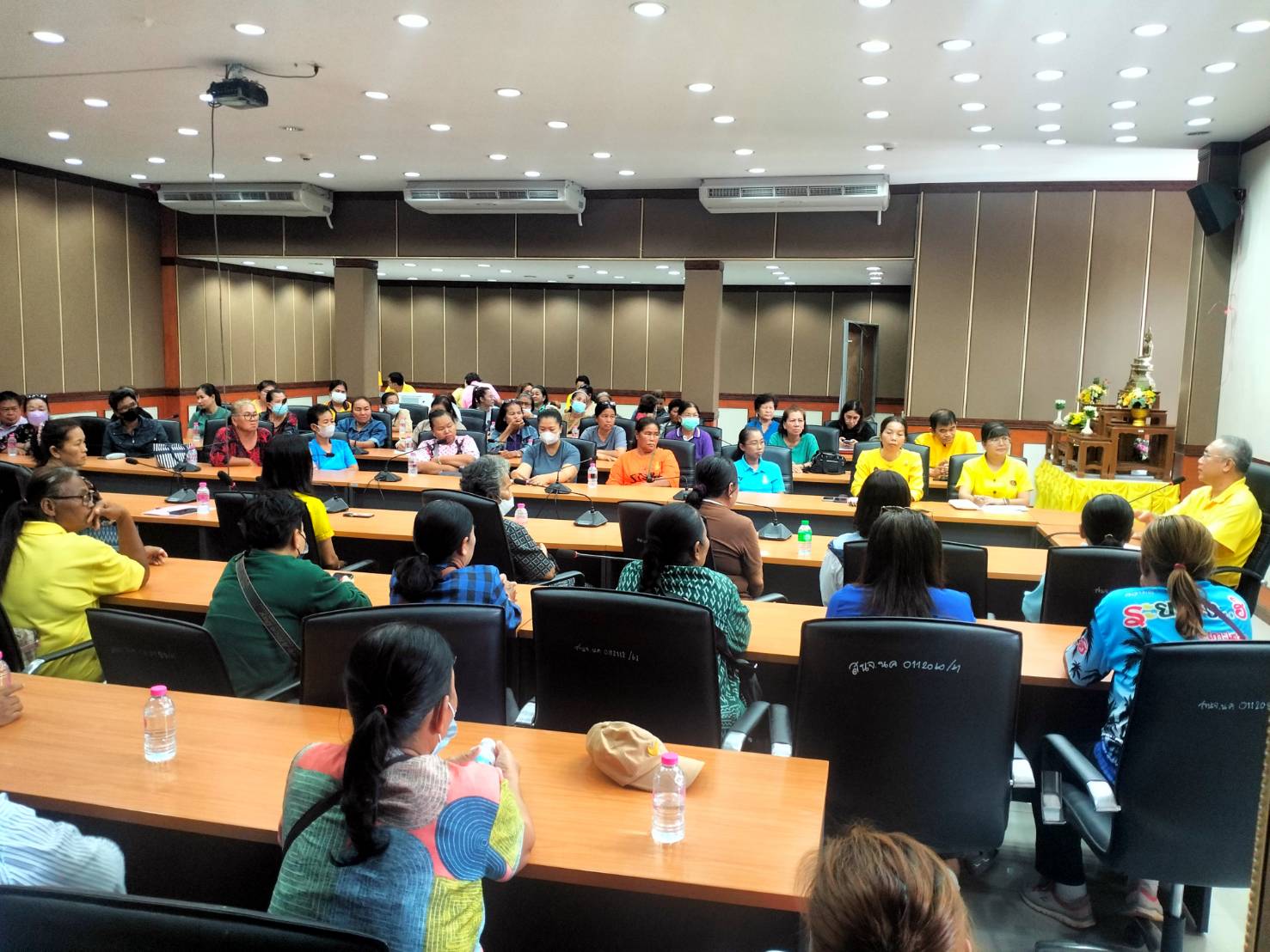 พช.หนองคาย ลงพื้นที่ดำเนินโครงการบริหารจัดการหนี้กองทุนพัฒนาบทบาทสตรี จังหวัดหนองคาย กิจกรรม Mobile Clinic แก้หนี้ พื้นที่อำเภอเมืองหนองคาย