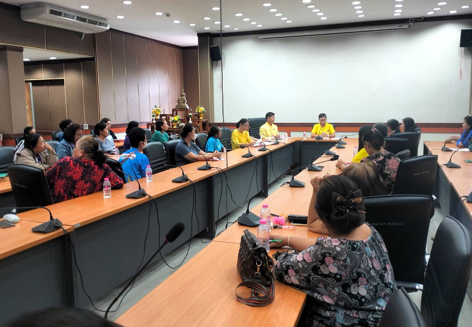 พช.หนองคาย ลงพื้นที่ดำเนินโครงการบริหารจัดการหนี้กองทุนพัฒนาบทบาทสตรี จังหวัดหนองคาย กิจกรรม Mobile Clinic แก้หนี้ พื้นที่อำเภอเมืองหนองคาย