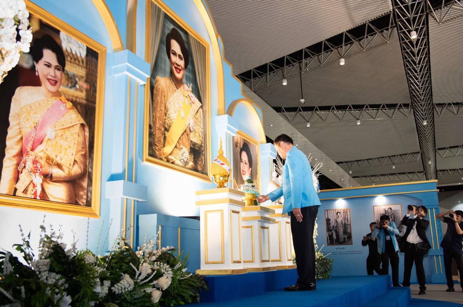 งานยิ่งใหญ่แห่งปี จังหวัดหนองคาย ร่วมพิธีเปิดงาน “ศิลปาชีพประทีปไทย OTOP หลอมดวงใจ ด้วยพระบารมี” ปี 2567