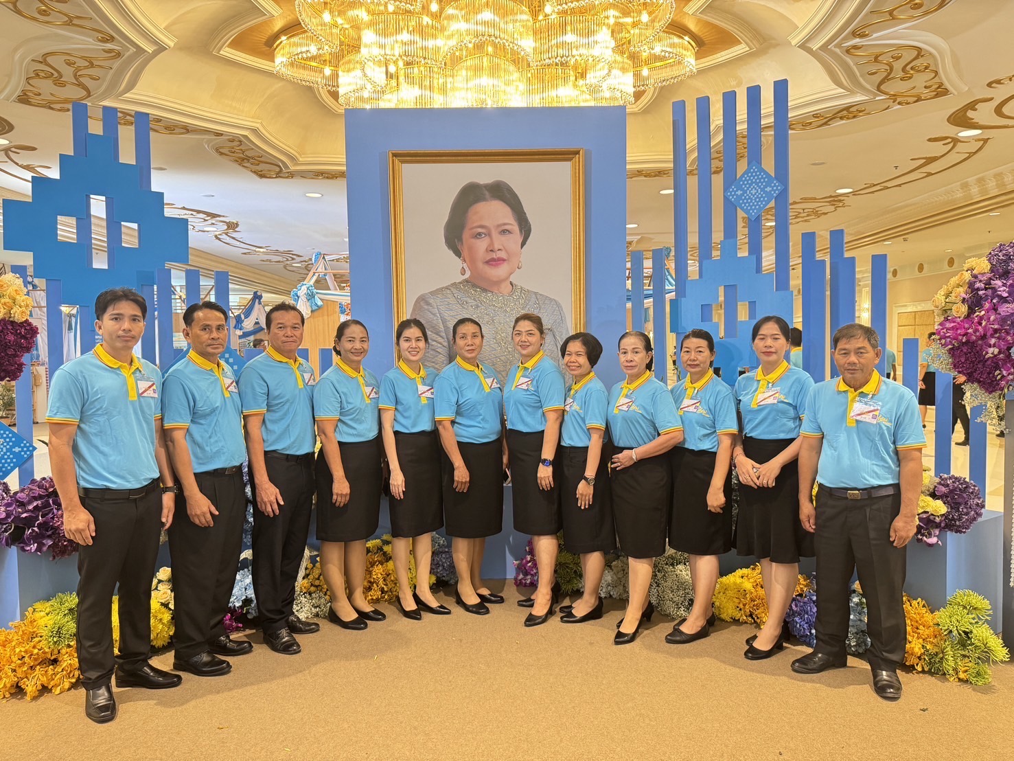 ผู้ว่าฯหนองคาย นำคณะหมู่บ้านต้นกล้ากองทุนแม่ของแผ่นดิน เข้ารับพระราชทานเงินขวัญถุงกองทุนแม่ของแผ่นดิน ปี 2567