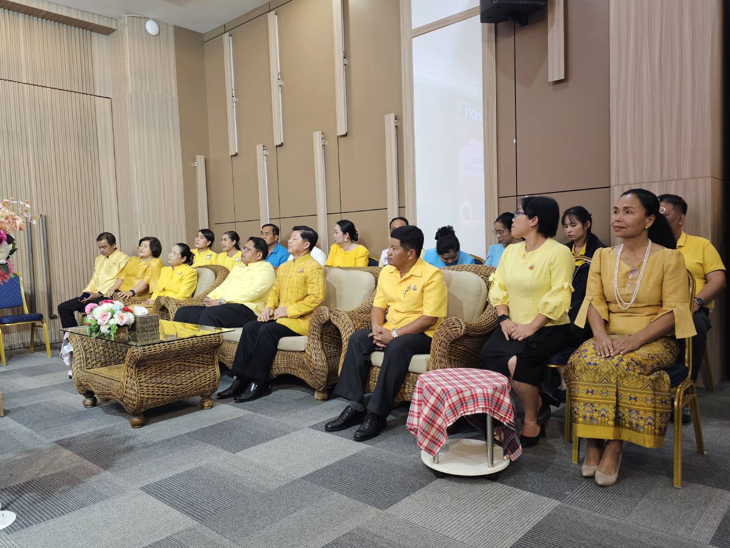 จังหวัดหนองคาย มุ่งพัฒนาคุณภาพชีวิตประชาชนให้พ้นจากความยากจน จัดมหกรรมความสำเร็จการขจัดความยากจนและพัฒนาคนทุกช่วงวัยอย่างยั่งยืน ตามหลักปรัชญาของเศรษฐกิจพอเพียง