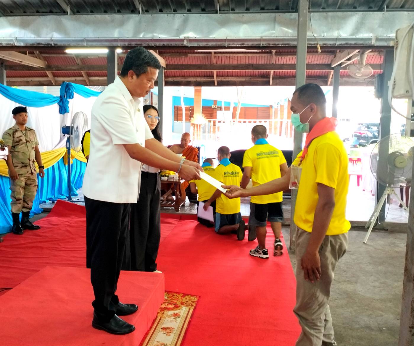 พช.หนองคาย ร่วมพิธีปิดโครงการฝึกอบรมช่วยเหลือผู้เสพ/ผู้ติดยาเสพติดของศูนย์ฟื้นฟูสภาพทางสังคมจังหวัดหนองคาย ประจำปีงบประมาณ พ.ศ.2567