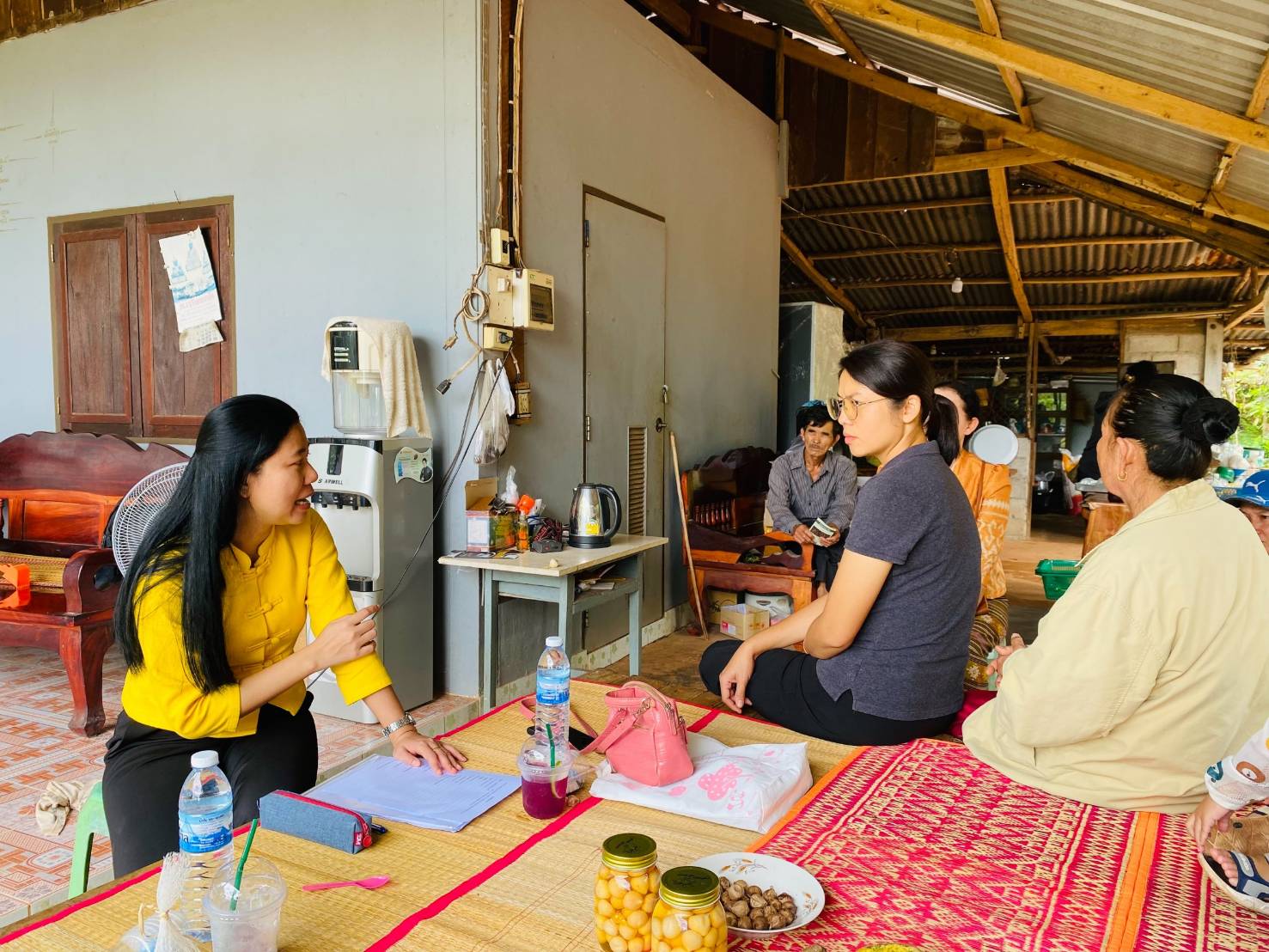 พช.หนองคาย ลงพื้นที่ติดตาม สนับสนุนแบบบูรณาการตามโครงการส่งเสริมการสร้างรายได้จากกิจการอาหารปลอดภัย ประจำปี 2567