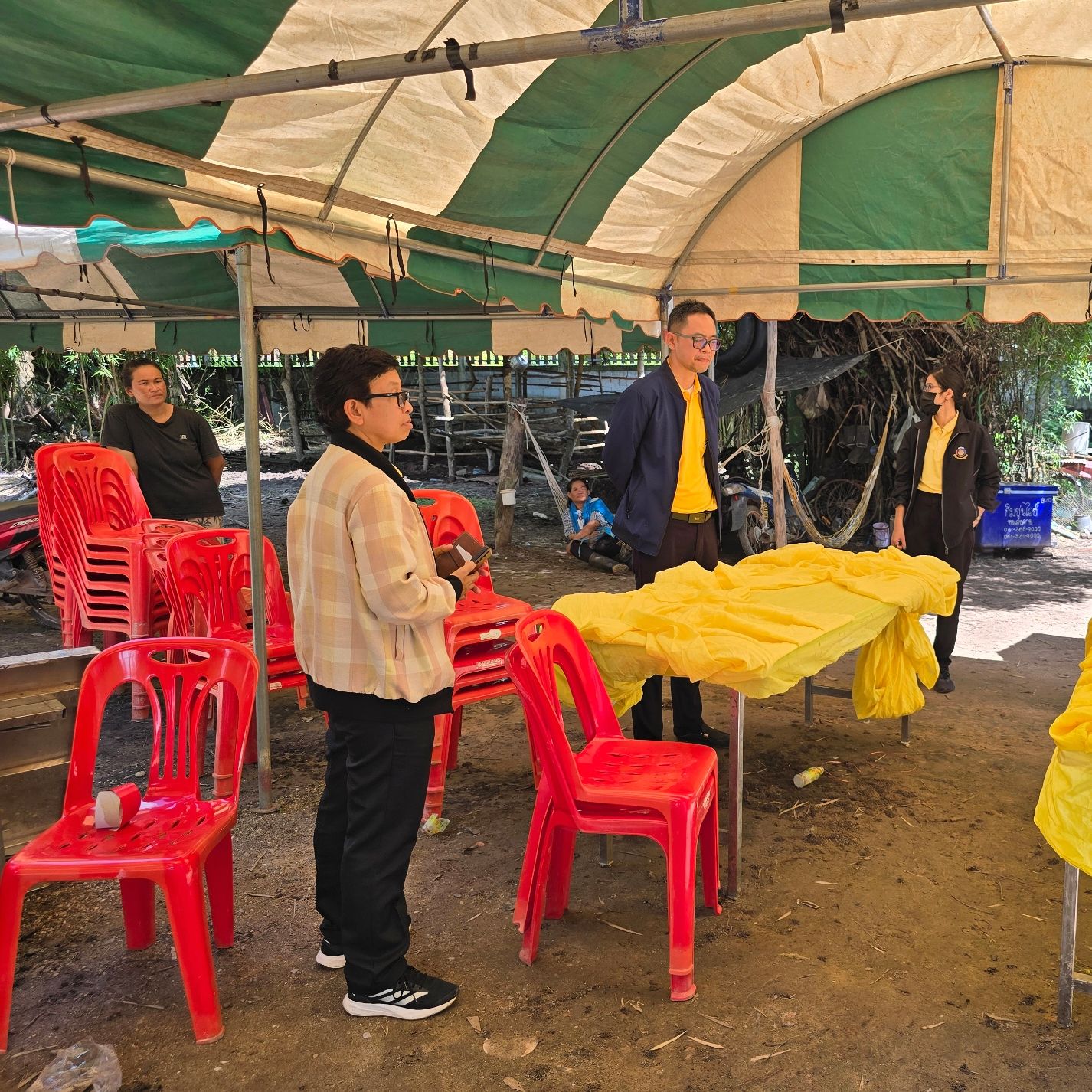 พช.หนองคาย ลงพื้นที่เตรียมความพร้อมพิธีมอบบ้านห่วงใยจากใจ GLO อำเภอสระใคร