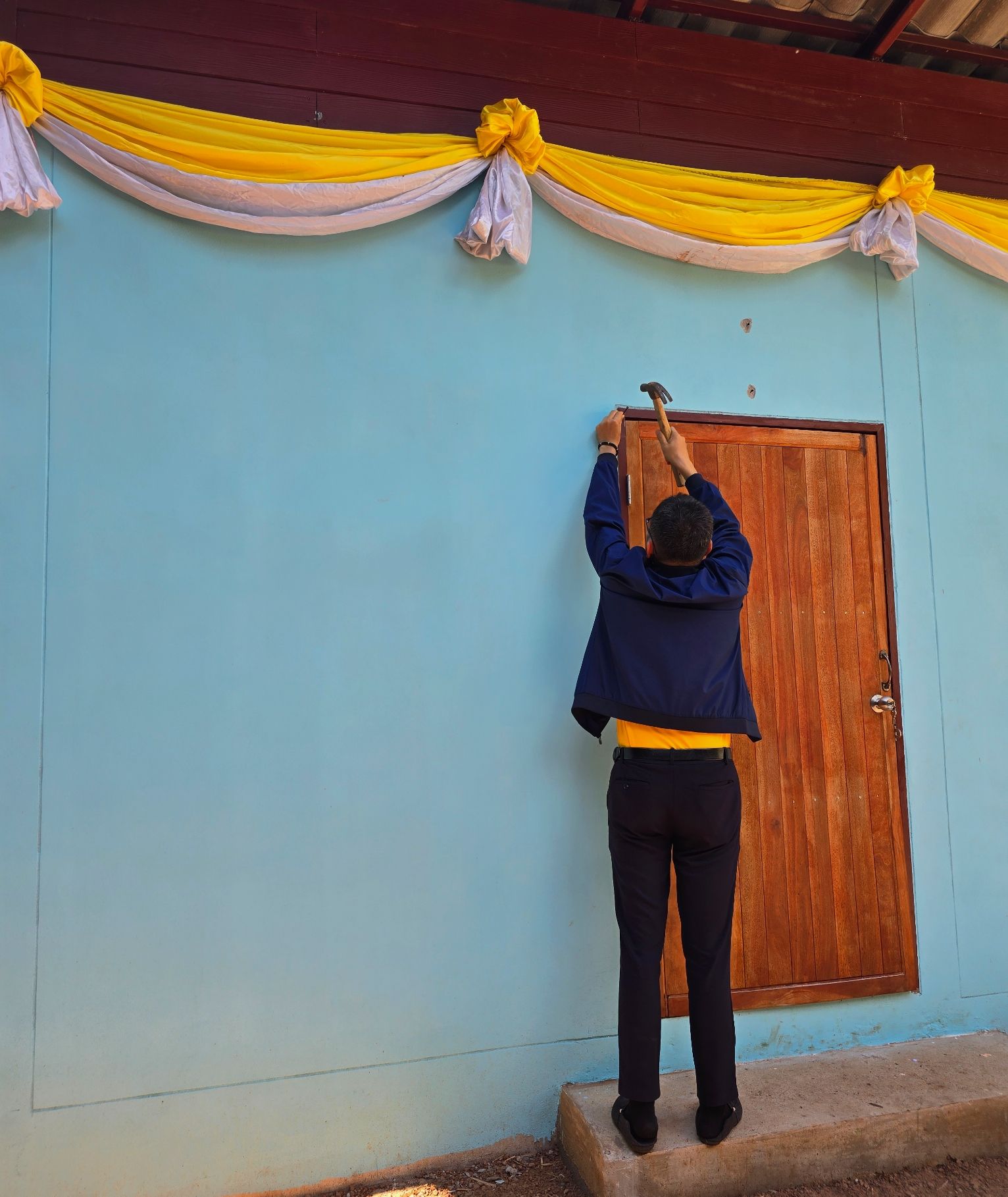 พช.หนองคาย ลงพื้นที่เตรียมความพร้อมพิธีมอบบ้านห่วงใยจากใจ GLO อำเภอสระใคร