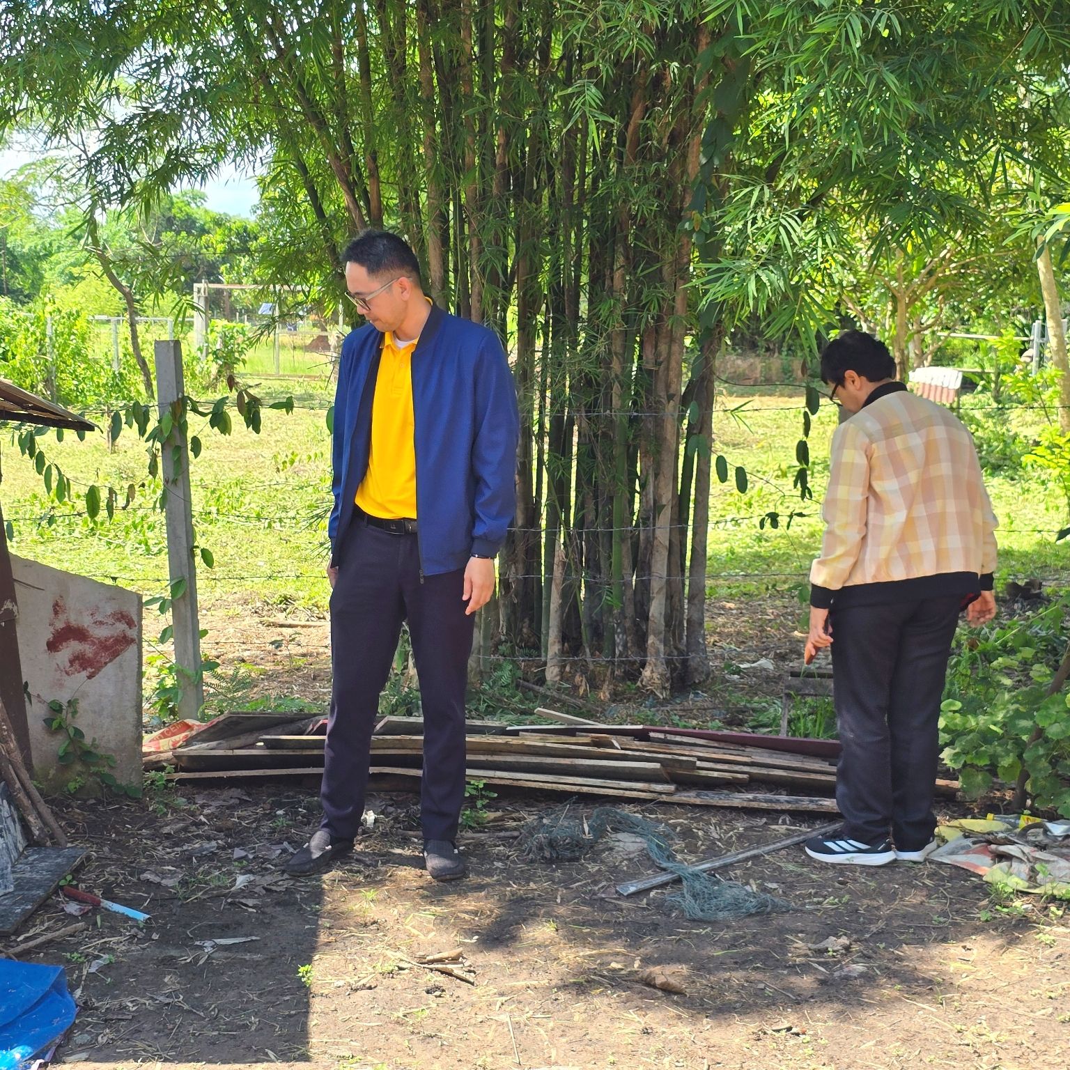 พช.หนองคาย ลงพื้นที่เตรียมความพร้อมพิธีมอบบ้านห่วงใยจากใจ GLO อำเภอสระใคร
