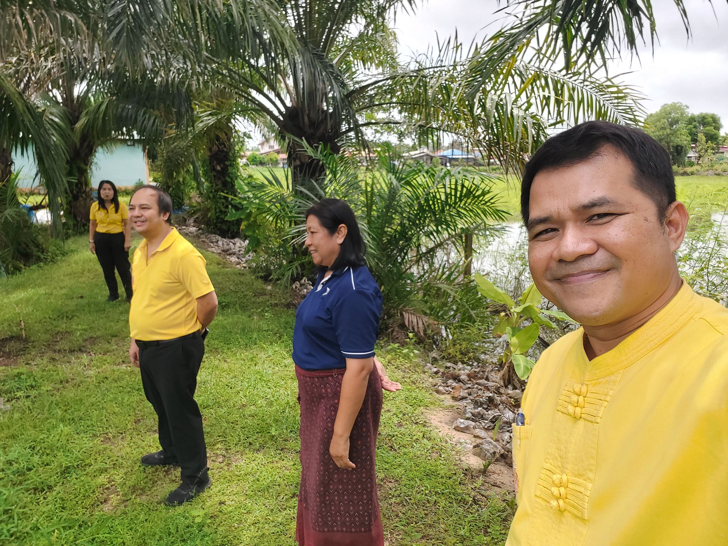 พช.หนองคาย ลงพื้นที่ติดตาม สนับสนุนแบบบูรณาการตามโครงการส่งเสริมการสร้างรายได้จากกิจการอาหารปลอดภัย ประจำปี 2567